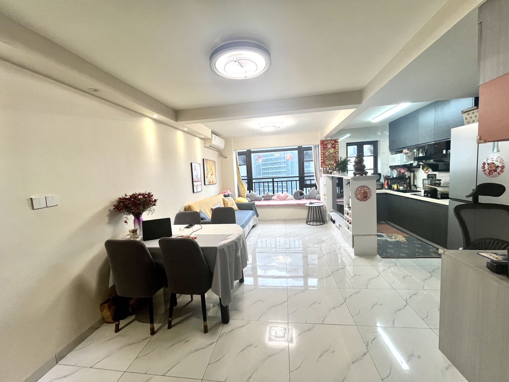 绿地海长流五期(绿地缤纷城)  2室2厅1卫    98.0万 绿地海长流五期(绿地缤纷城)  2室2厅1卫    98.0万室内图