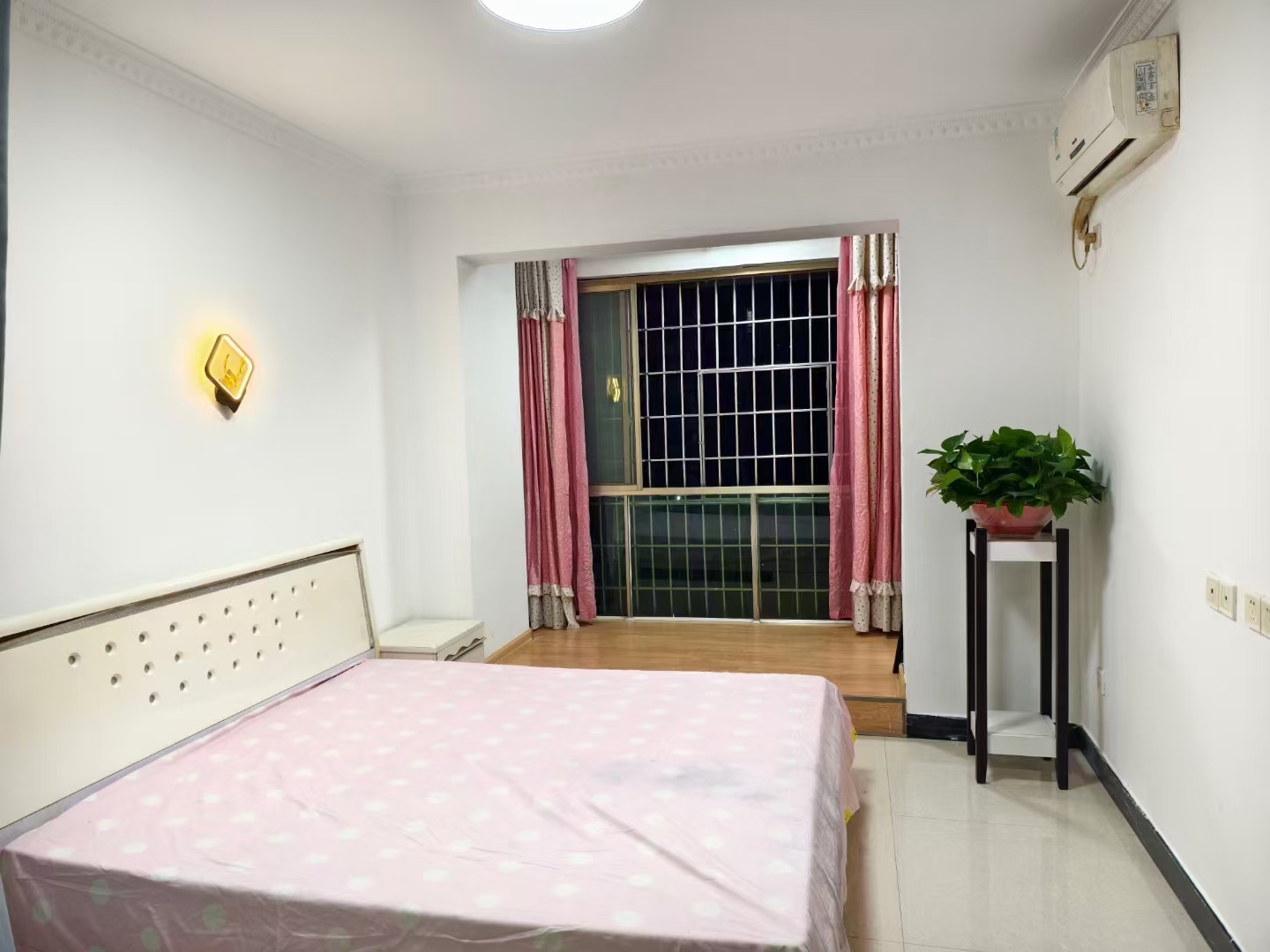 星海名都  1室1厅1卫    1000.0元/月室内图