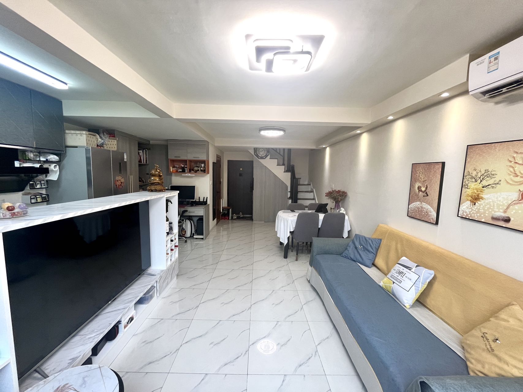 绿地海长流五期(绿地缤纷城)  2室2厅1卫    98.0万 绿地海长流五期(绿地缤纷城)  2室2厅1卫    98.0万室内图1