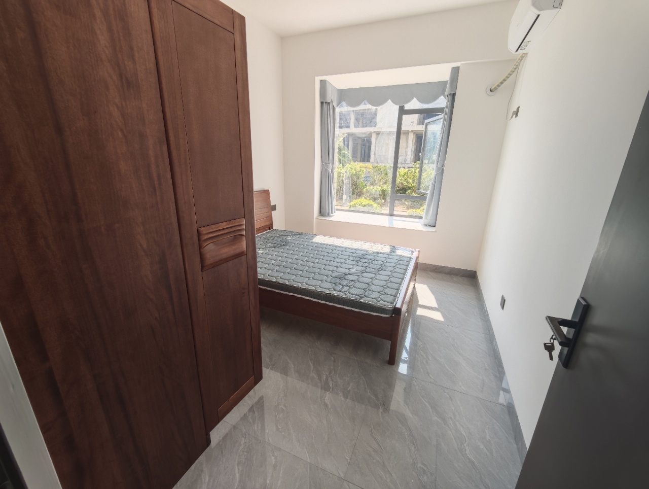 昌茂西雅图·丽湾  3室2厅2卫    180.0万 昌茂西雅图·丽湾  3室2厅2卫    180.0万室内图