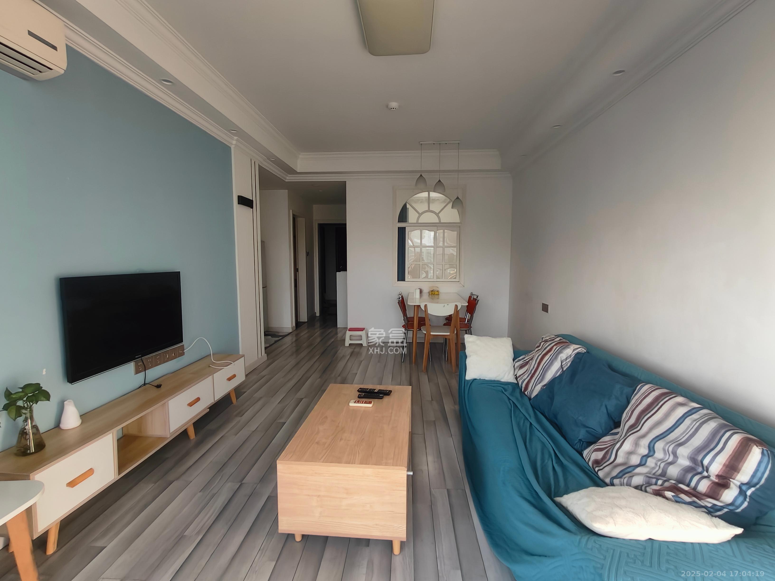 保利西海岸B区 2室1厅1卫 2700.0元/月 保利西海岸B区 2室1厅1卫 2700.0元/月室内图