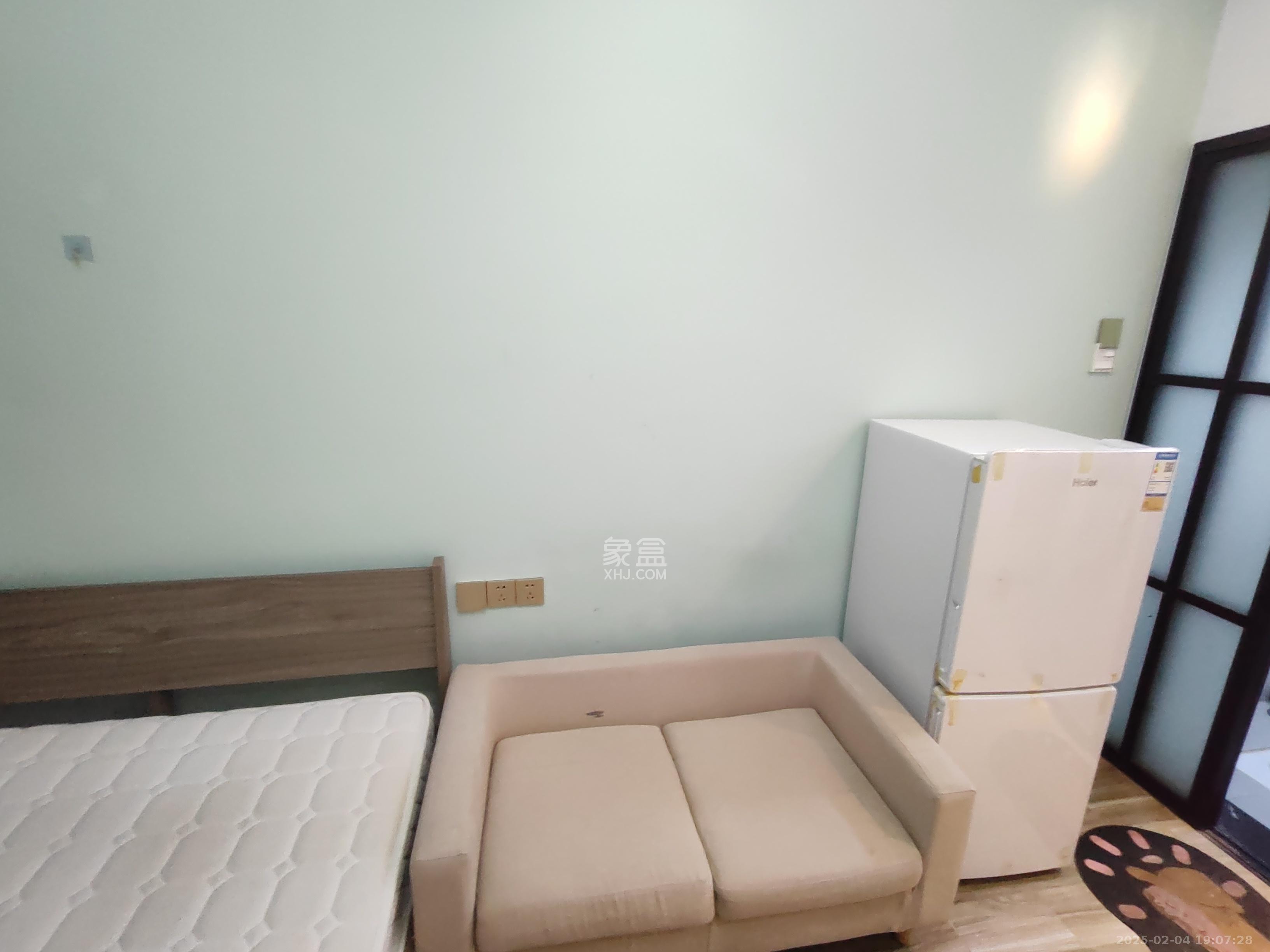 洋湖时代 1室0厅0卫 1100.0元/月 洋湖时代 1室0厅0卫 1100.0元/月室内图