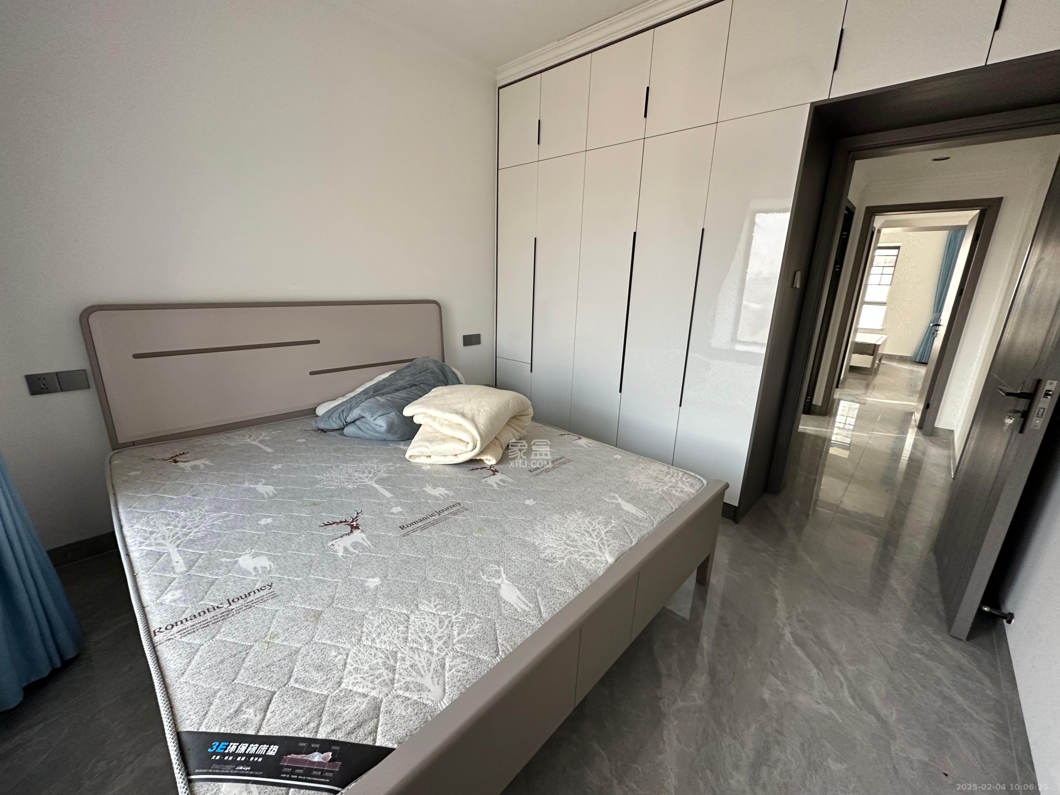 谷峰安置小区(惟德园) 3室2厅2卫 2800.0元/月 谷峰安置小区(惟德园) 3室2厅2卫 2800.0元/月室内图