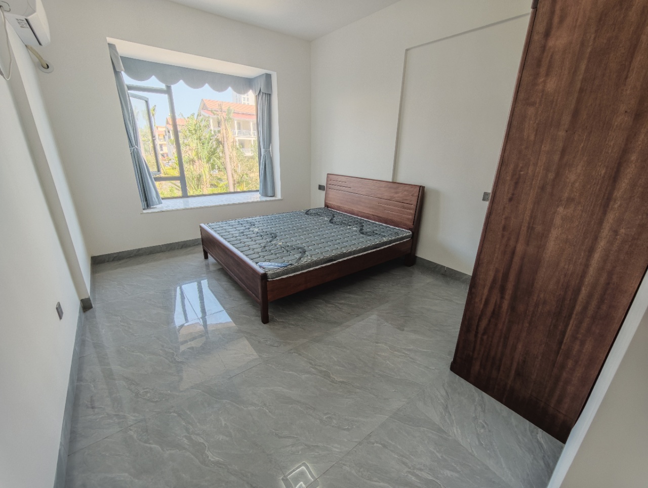 昌茂西雅图·丽湾  3室2厅2卫    180.0万 昌茂西雅图·丽湾  3室2厅2卫    180.0万室内图