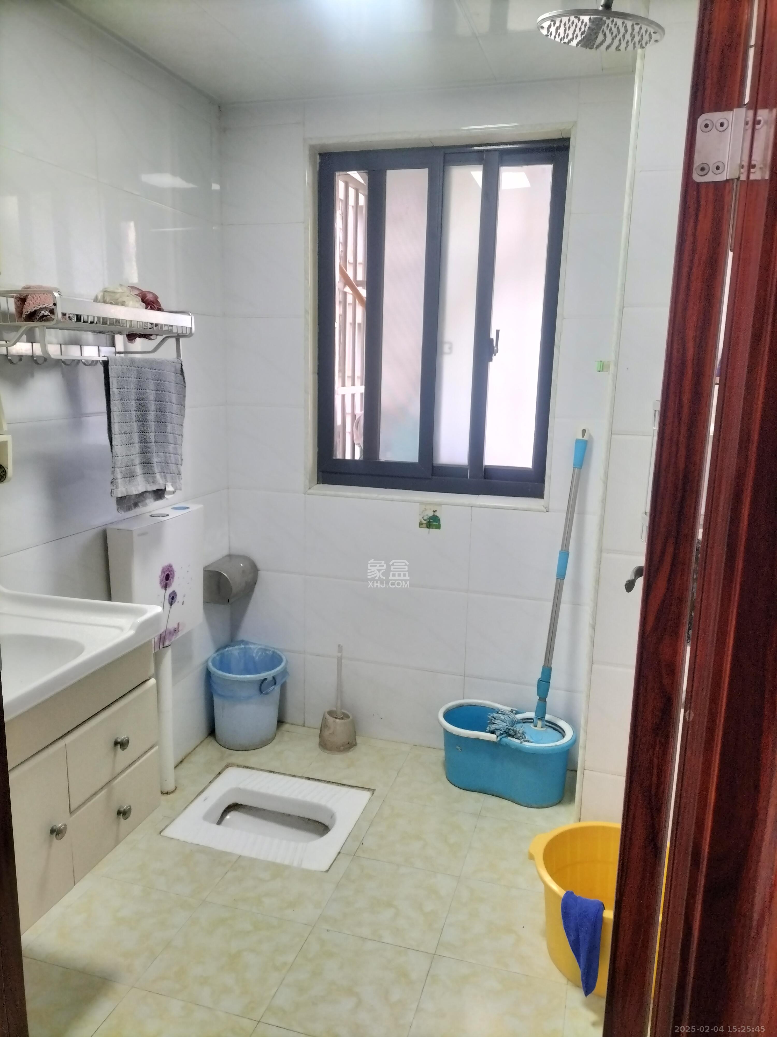 嘉顺苑 2室2厅1卫 2000.0元/月 嘉顺苑 2室2厅1卫 2000.0元/月室内图