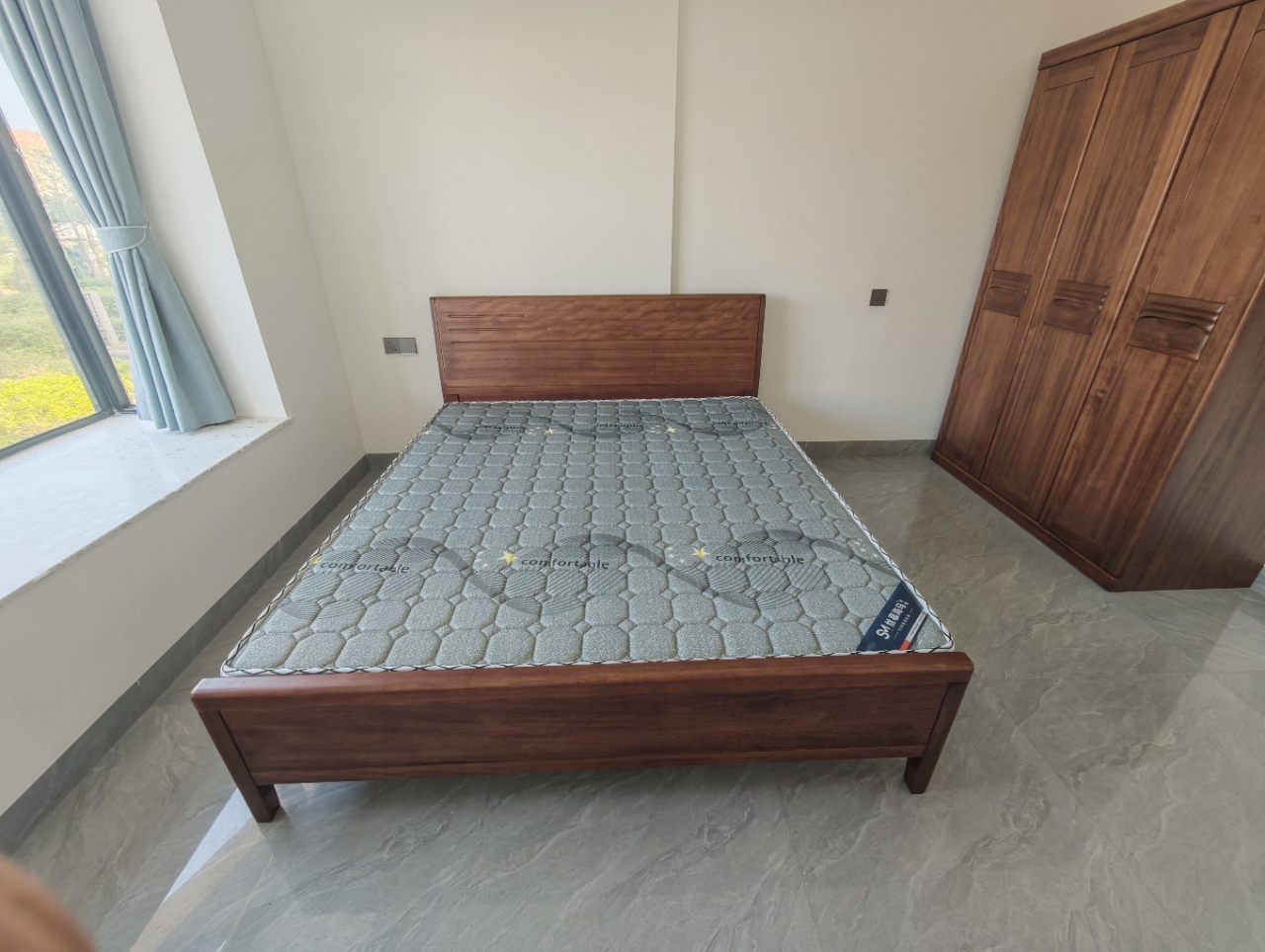 昌茂西雅图·丽湾  3室2厅2卫    180.0万 昌茂西雅图·丽湾  3室2厅2卫    180.0万室内图