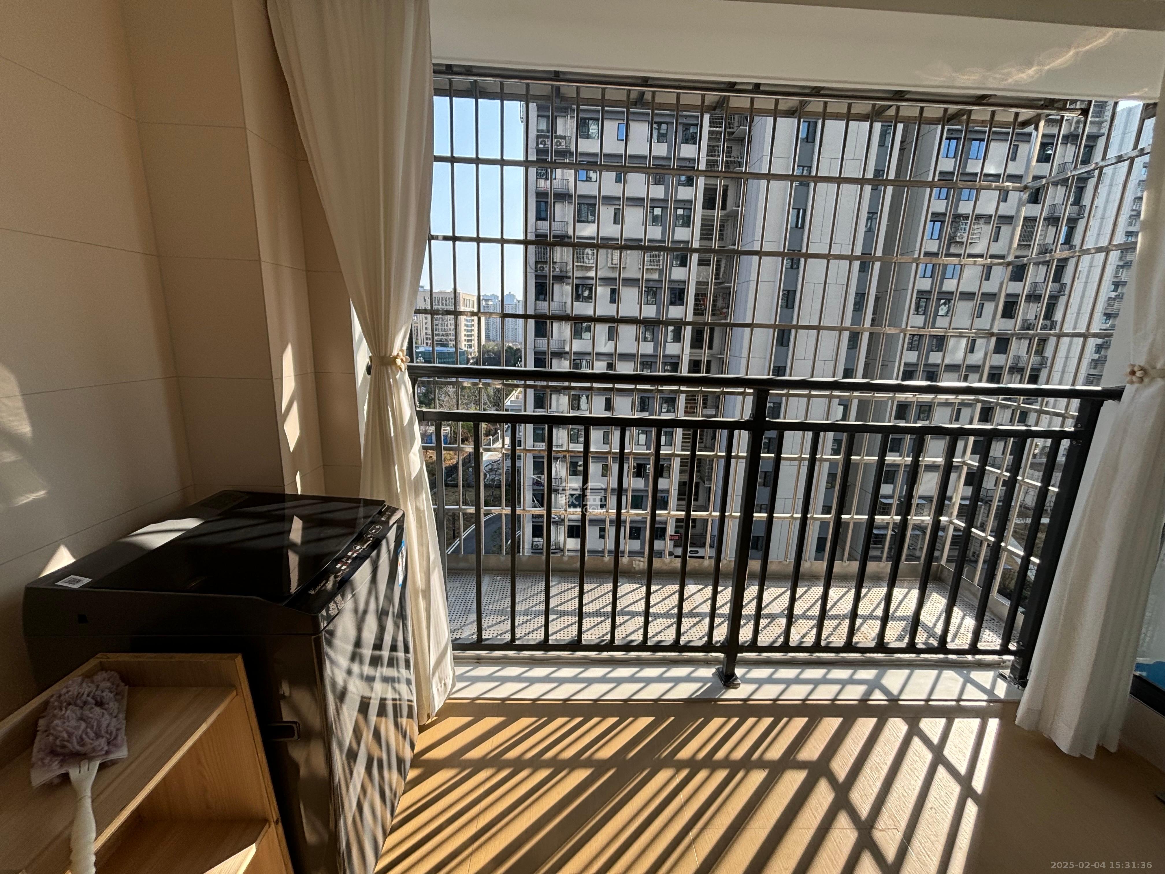 旭日嘉苑  2室1厅1卫    2500.0元/月 旭日嘉苑  2室1厅1卫    2500.0元/月室内图1