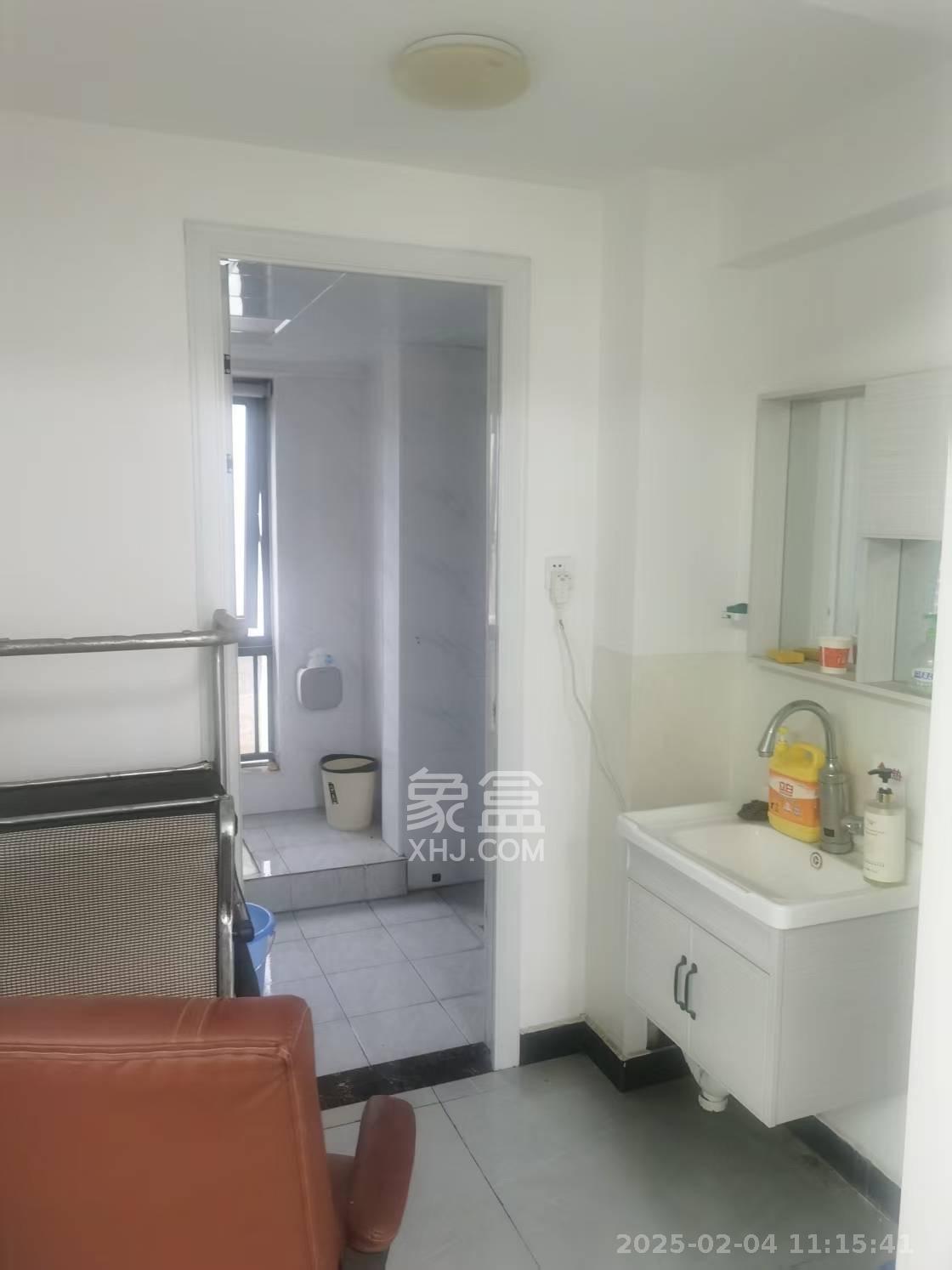 复地星光天地 2室1厅1卫 4000.0元/月 复地星光天地 2室1厅1卫 4000.0元/月室内图