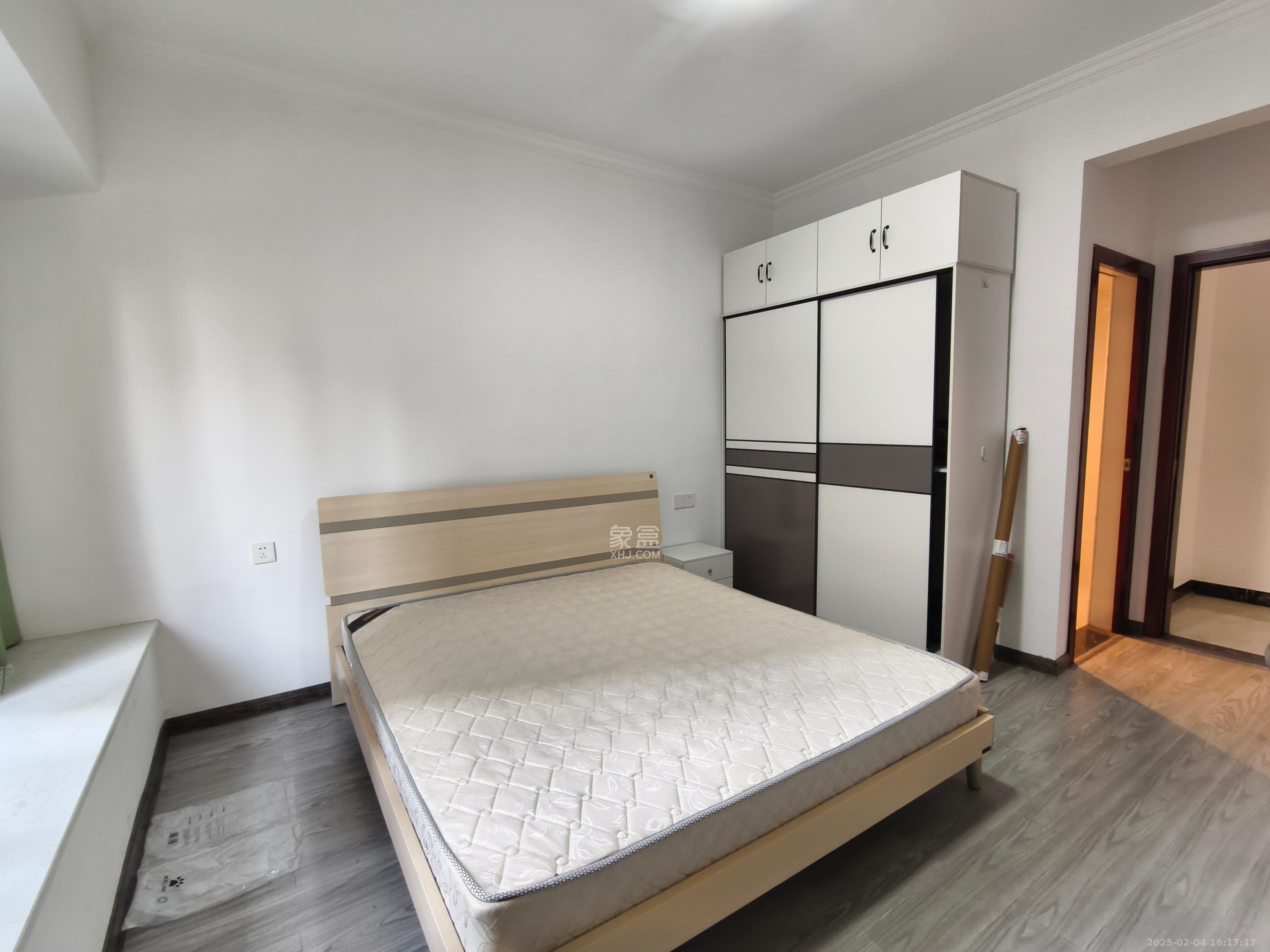东方壹品  4室2厅2卫   2600.00元/月室内图