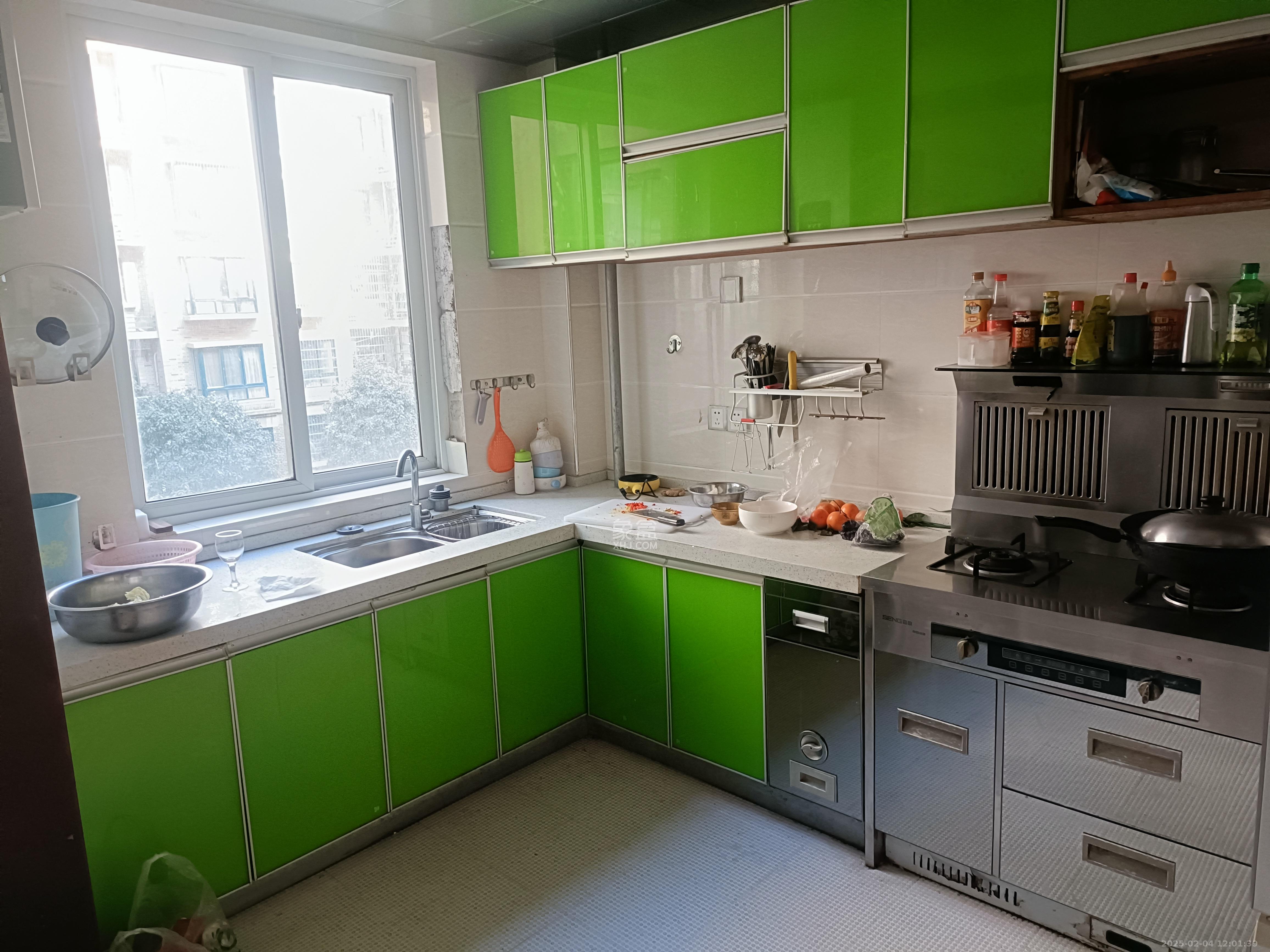 博雅湘水湾 3室2厅2卫 2000.0元/月 博雅湘水湾 3室2厅2卫 2000.0元/月室内图