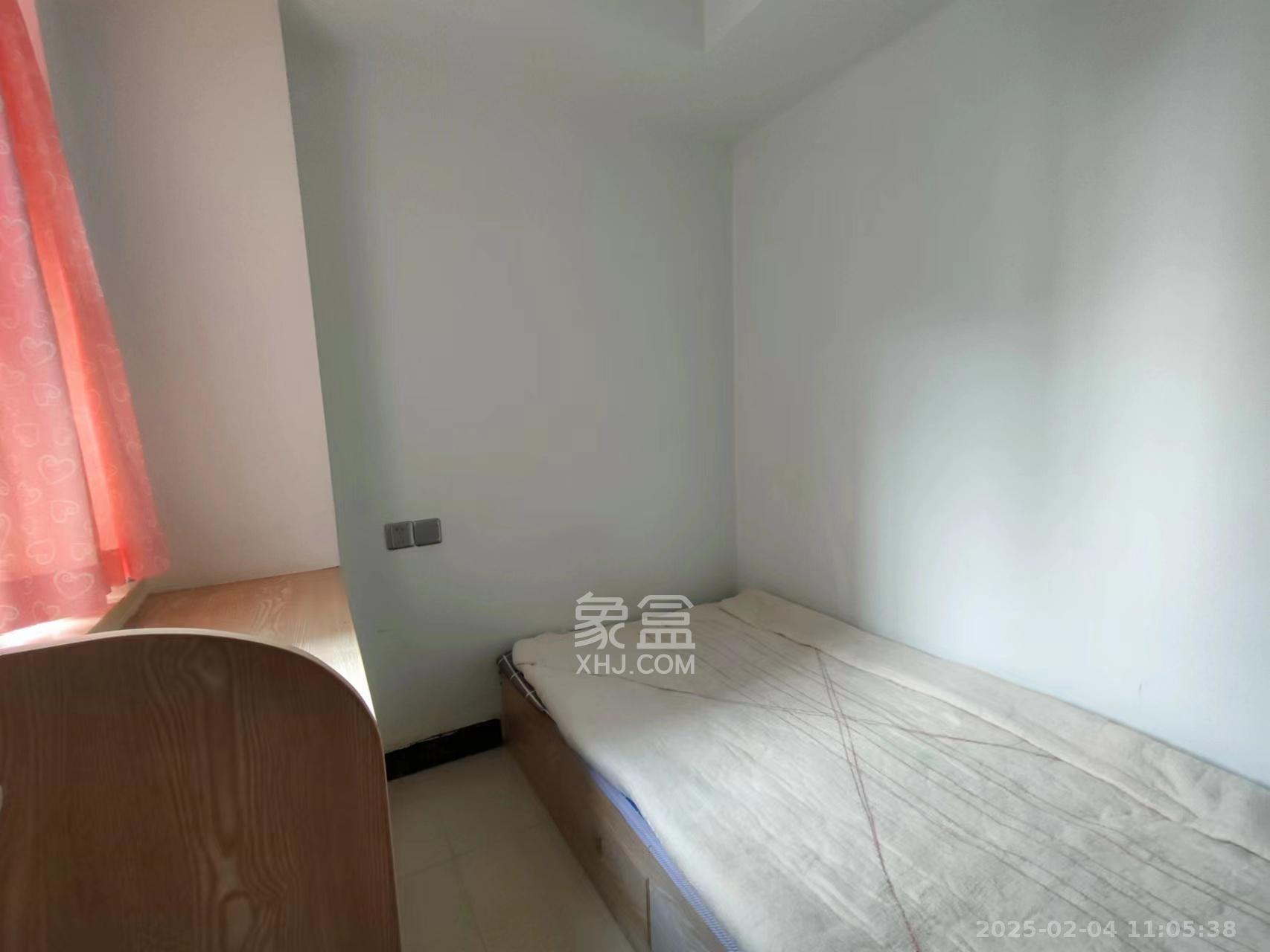 恒广国际景园一二区 3室2厅2卫 2400.0元/月 恒广国际景园一二区 3室2厅2卫 2400.0元/月室内图