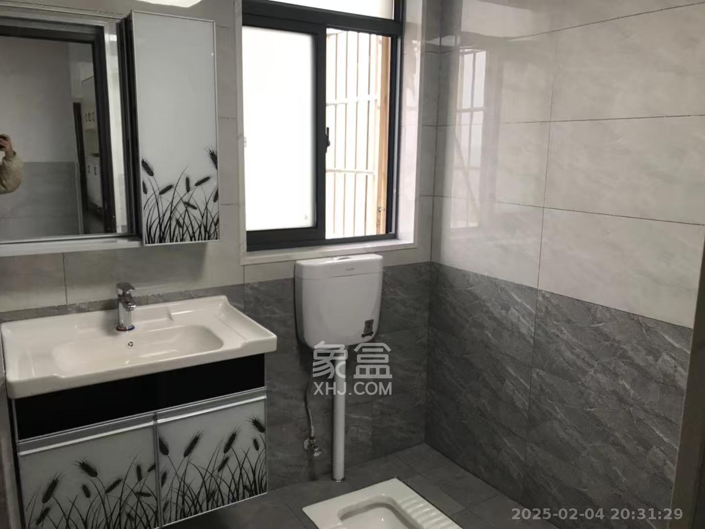 桥头家苑一期 3室2厅1卫 2000.0元/月 桥头家苑一期 3室2厅1卫 2000.0元/月室内图