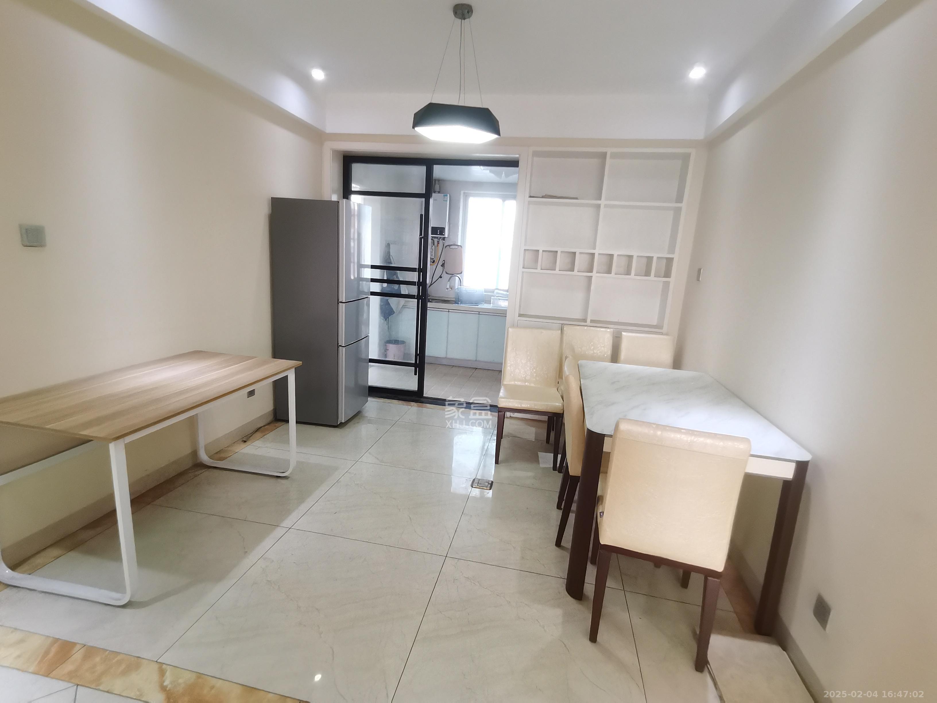 三城花苑(一,二,三期) 4室2厅2卫 1800.0元/月 三城花苑(一,二,三期) 4室2厅2卫 1800.0元/月室内图