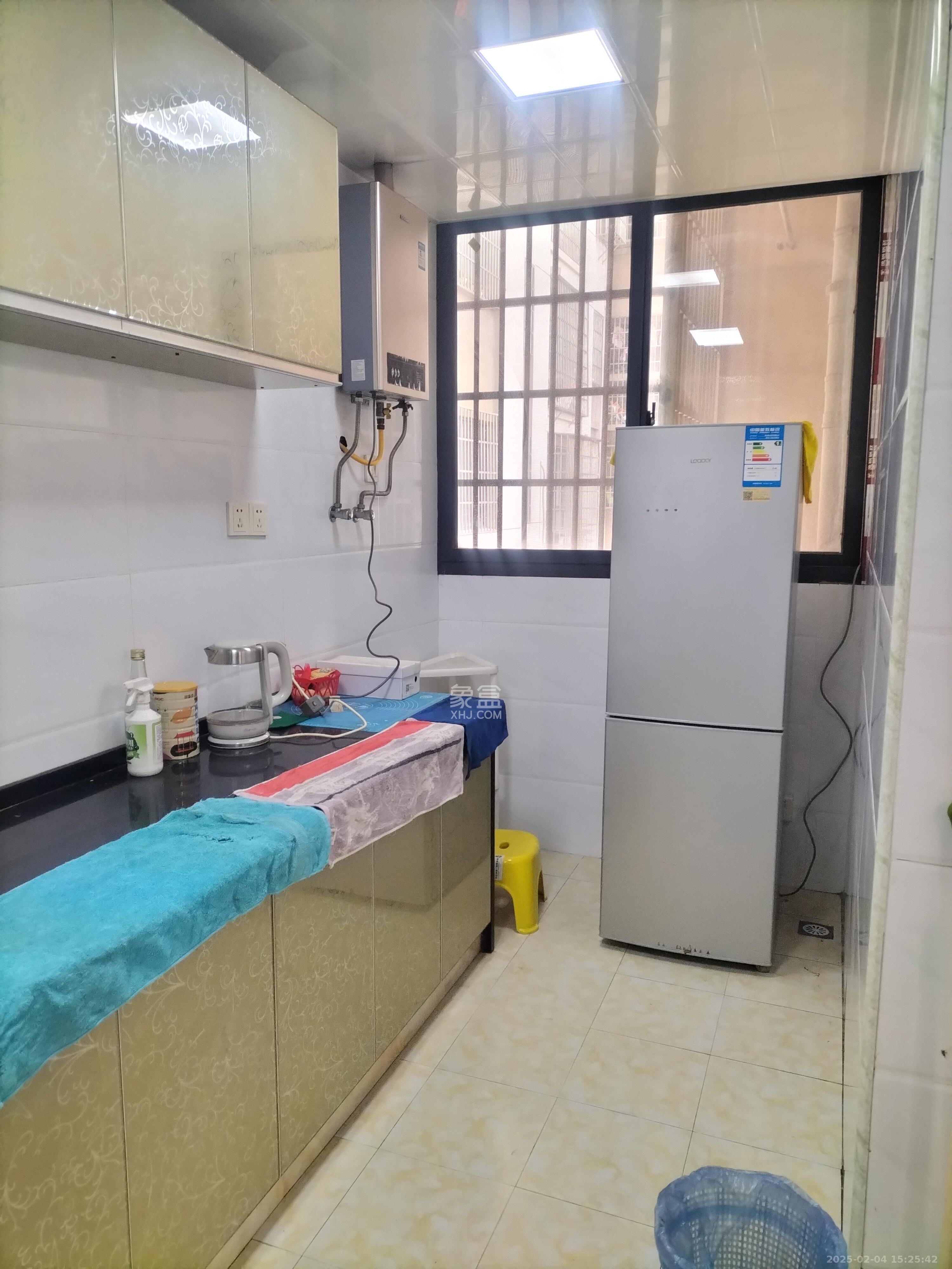 嘉顺苑 2室2厅1卫 2000.0元/月 嘉顺苑 2室2厅1卫 2000.0元/月室内图