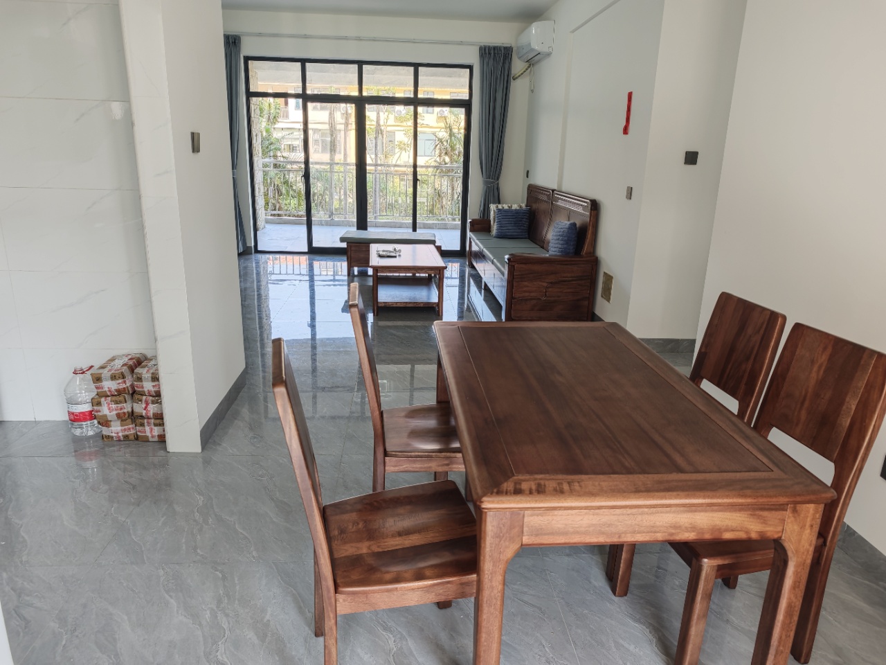 昌茂西雅图·丽湾  3室2厅2卫    180.0万 昌茂西雅图·丽湾  3室2厅2卫    180.0万室内图