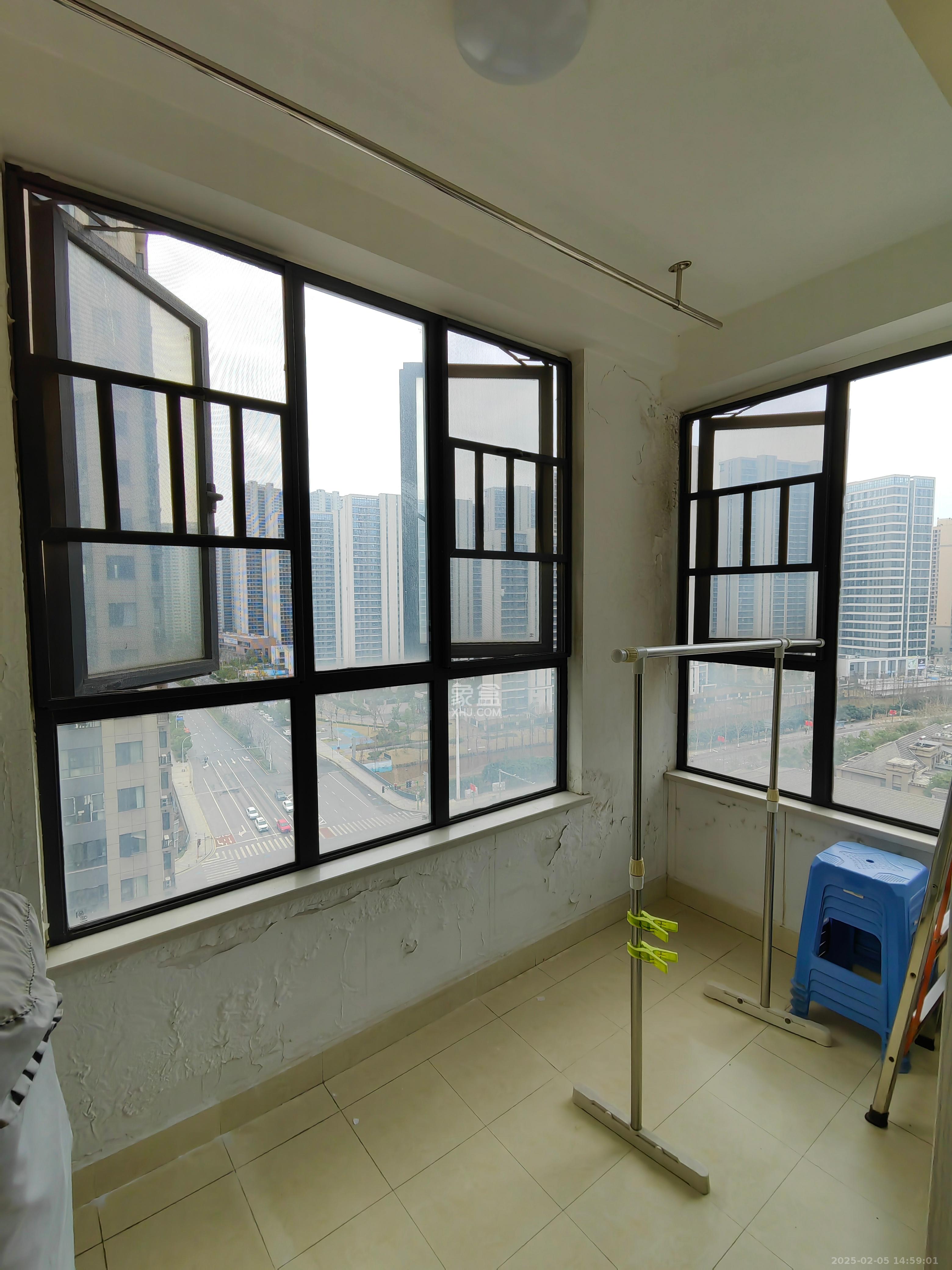 中国铁建梅溪青秀一期  2室2厅1卫   2500.00元/月室内图