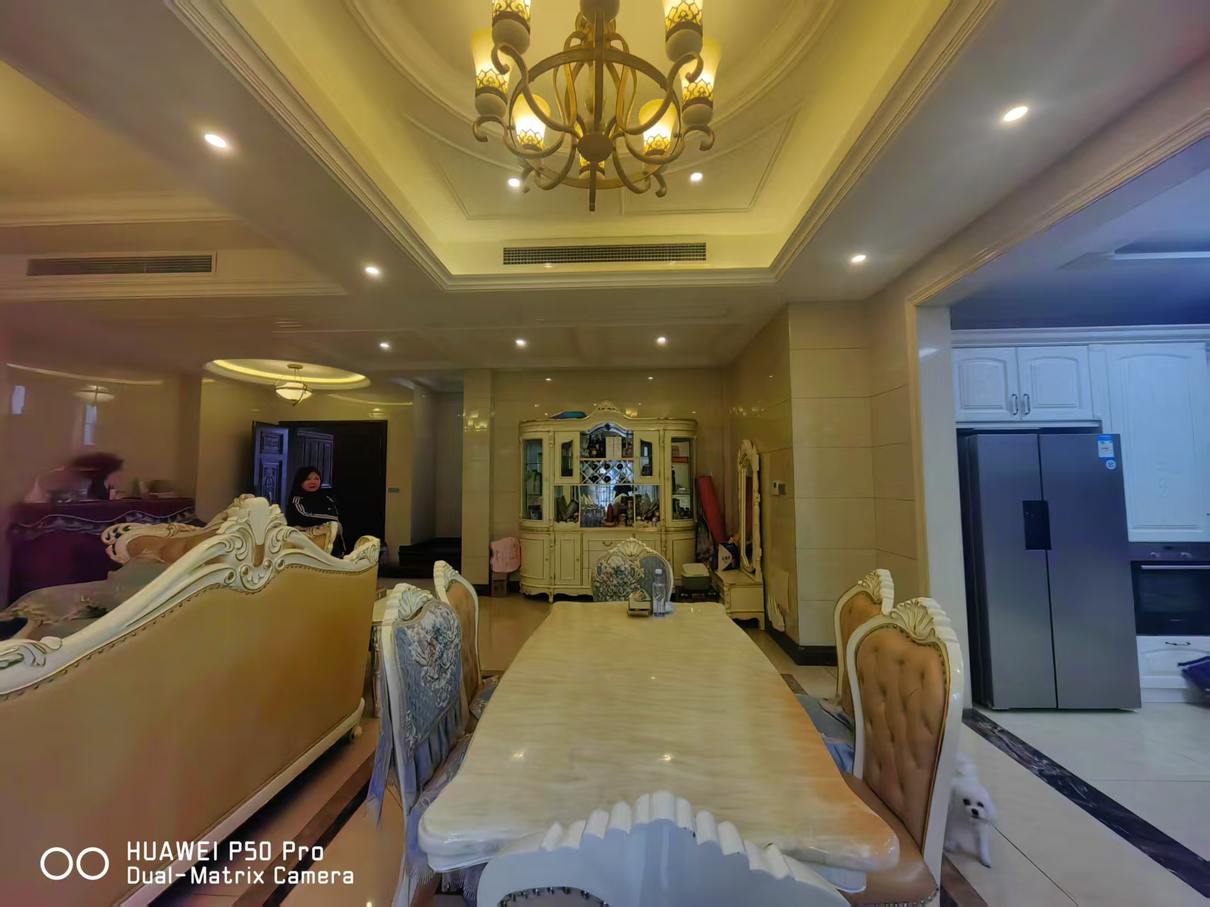 碧桂园 5室2厅4卫 368.8万 碧桂园 5室2厅4卫 368.8万客厅