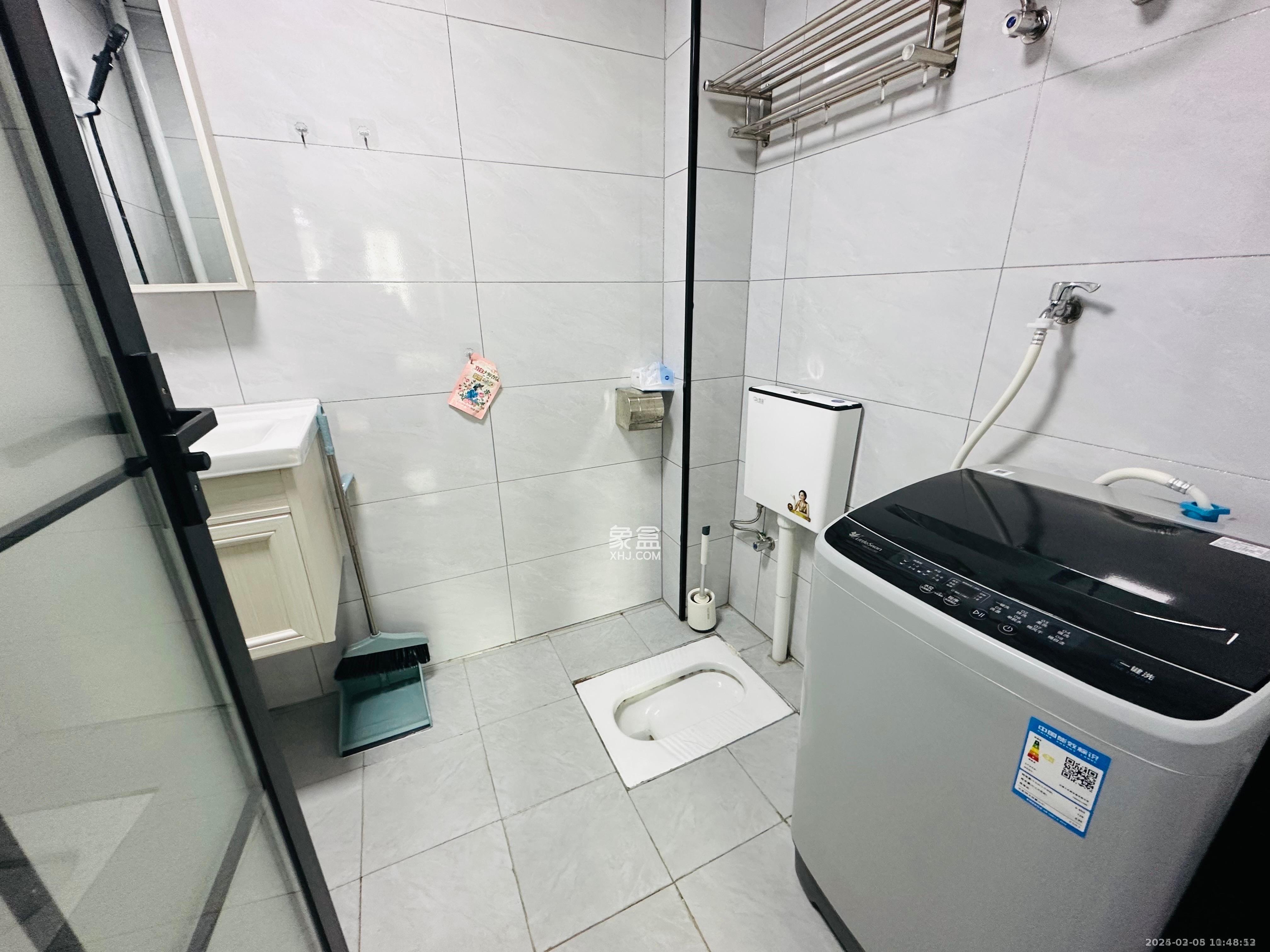 泰禹公馆  1室1厅1卫   1600.00元/月室内图