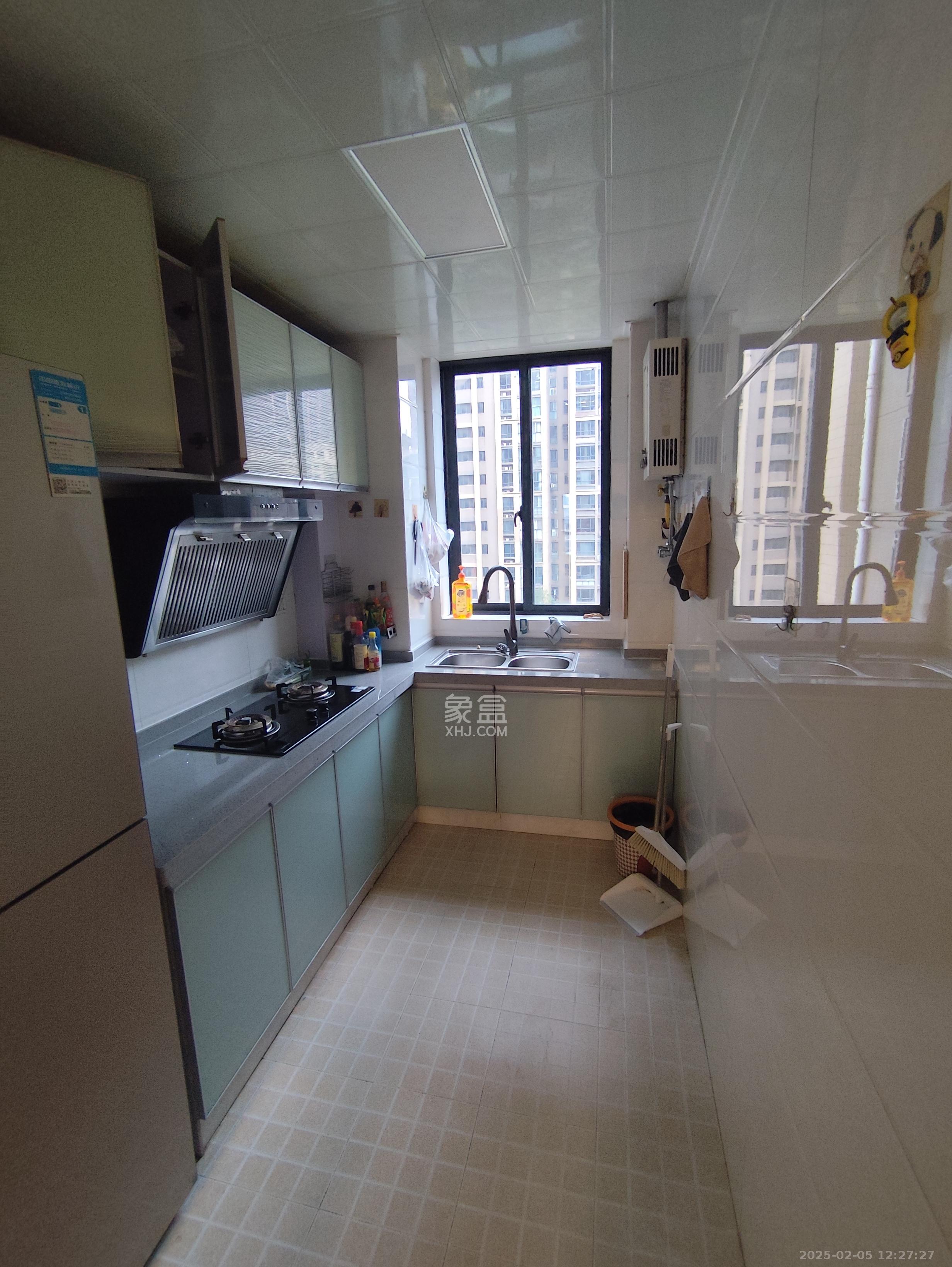 百纳广场(百纳公寓) 2室1厅1卫 2600.0元/月 百纳广场(百纳公寓) 2室1厅1卫 2600.0元/月室内图