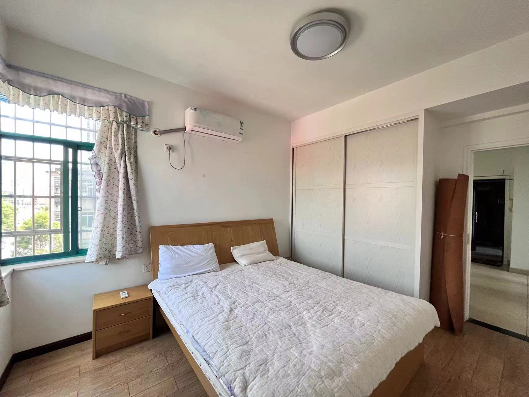 家和兴苑  3室2厅2卫    54.0万 家和兴苑  3室2厅2卫    54.0万客厅