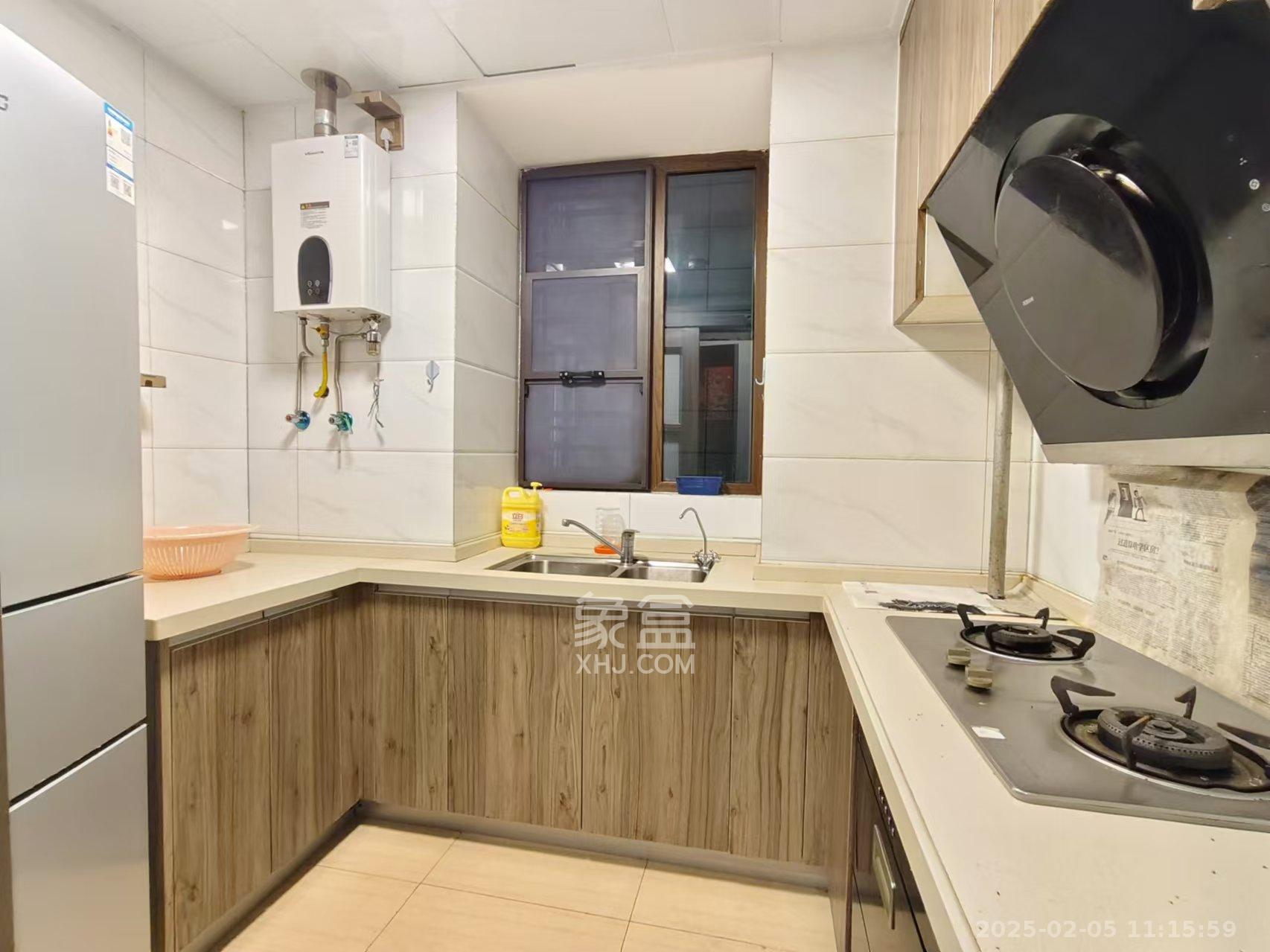 碧桂园星城首府  3室2厅2卫    2800.0元/月 碧桂园星城首府  3室2厅2卫    2800.0元/月室内图