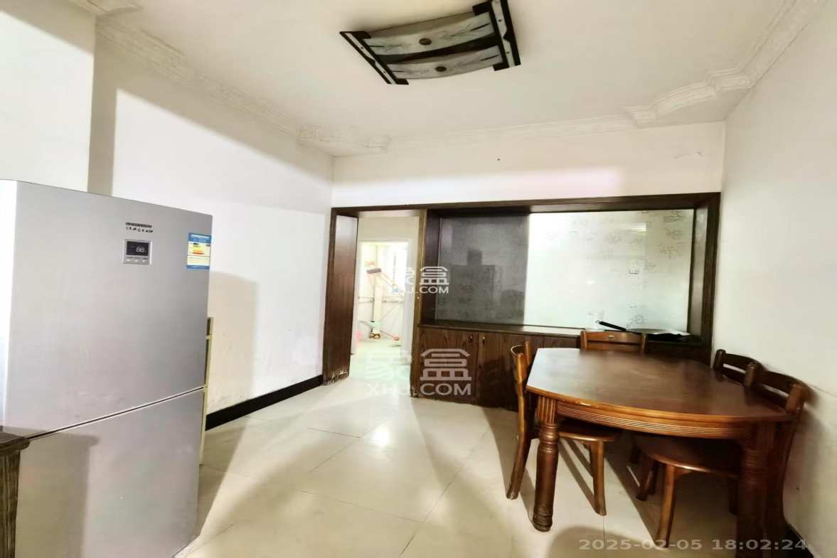 银路家园(公路局单位房)  3室2厅2卫    1350.0元/月 银路家园(公路局单位房)  3室2厅2卫    1350.0元/月室内图