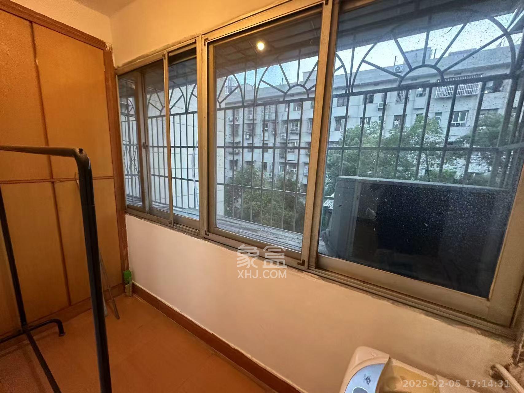 肇家（嘉）坪散盘  3室1厅1卫   2800.00元/月室内图
