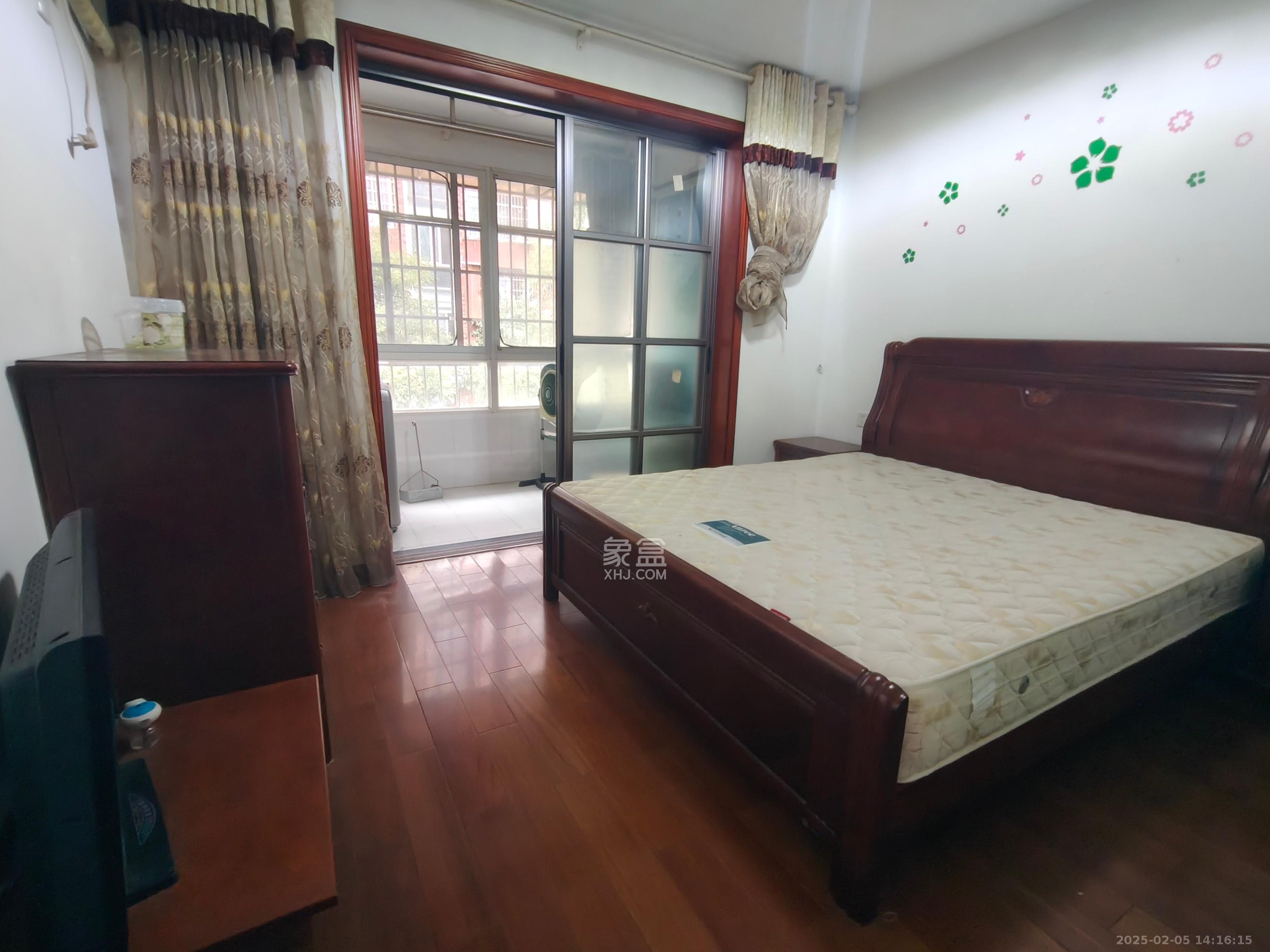 山水庭院 3室2厅1卫 1880.0元/月 山水庭院 3室2厅1卫 1880.0元/月室内图