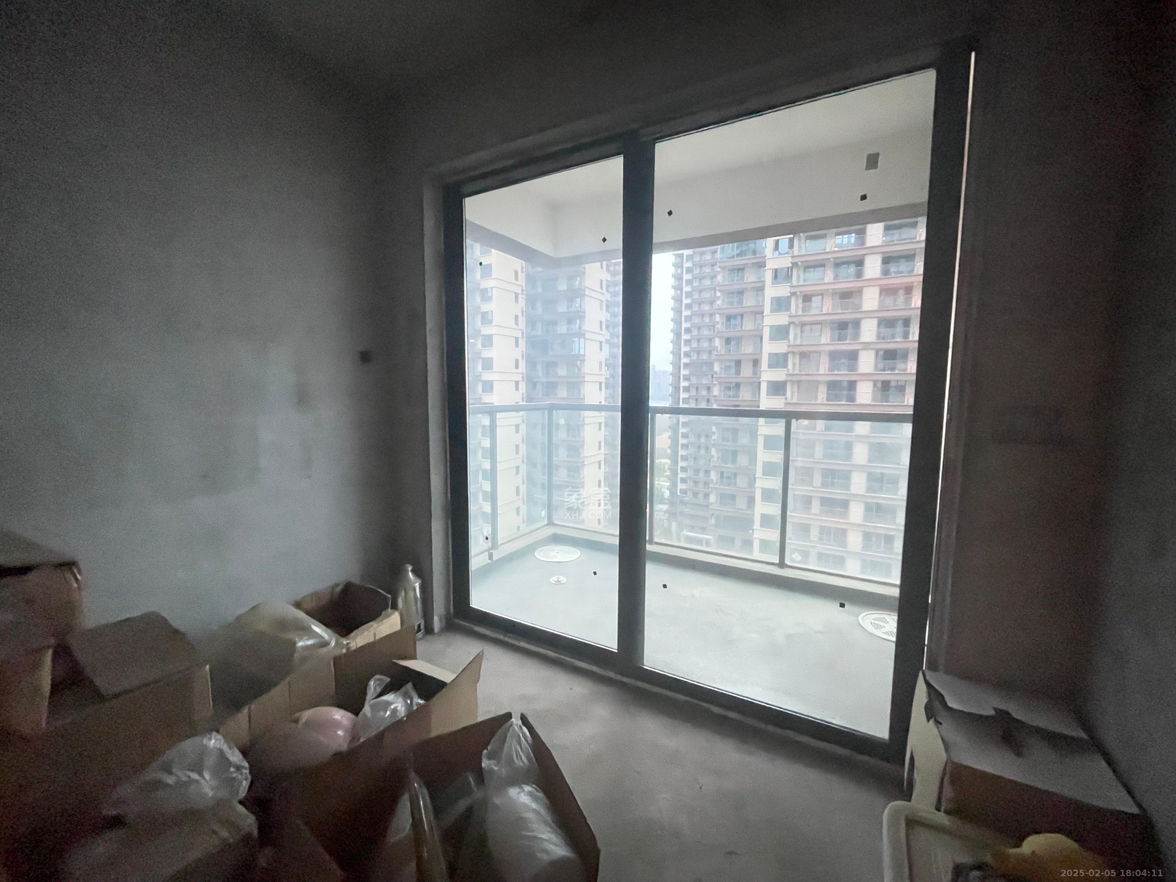 辉煌国际城三期 4室2厅2卫 1200.0元/月 辉煌国际城三期 4室2厅2卫 1200.0元/月室内图