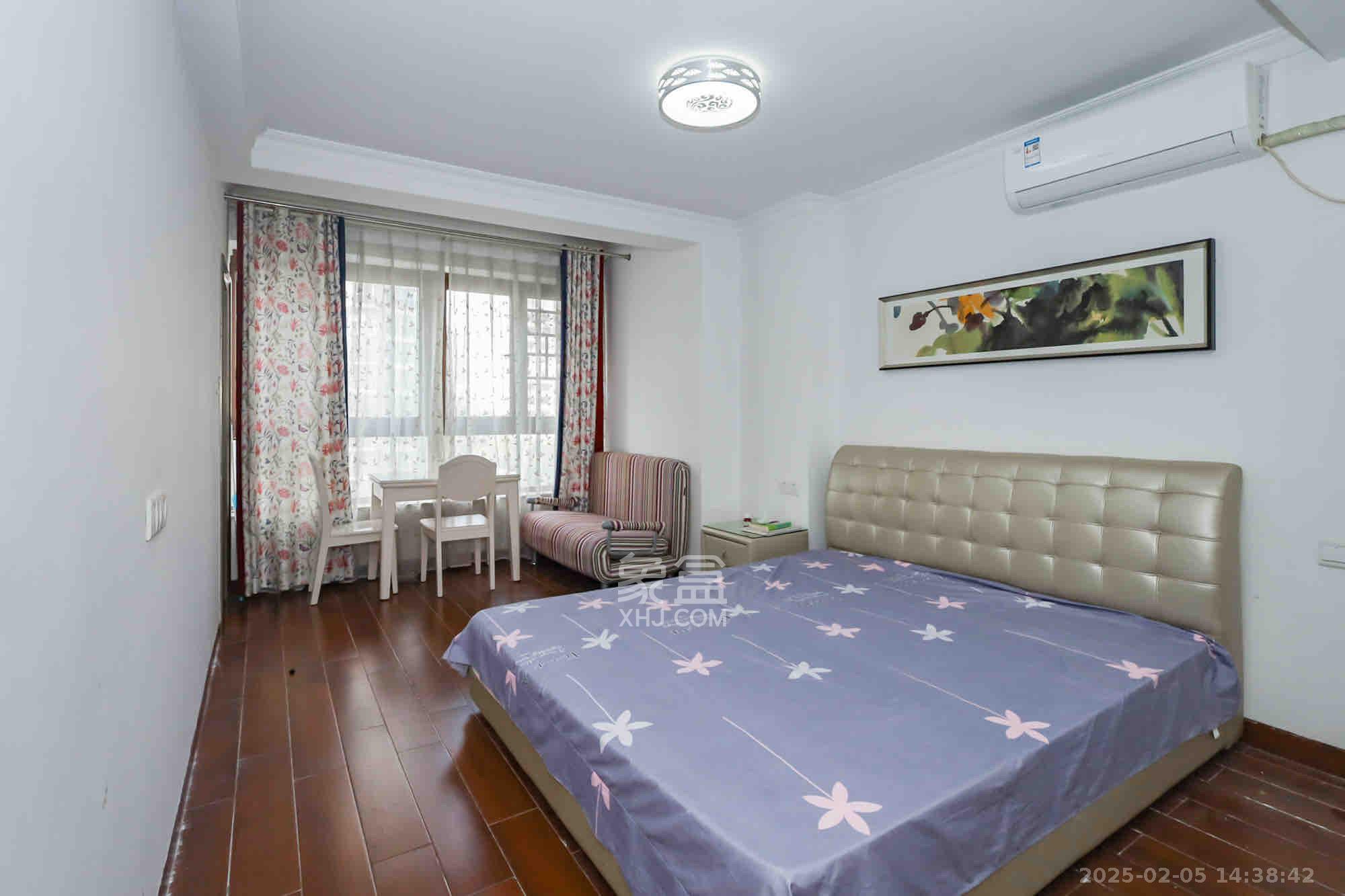 世茂铂翠湾二期  5室2厅3卫    4500.0元/月 世茂铂翠湾二期  5室2厅3卫    4500.0元/月室内图