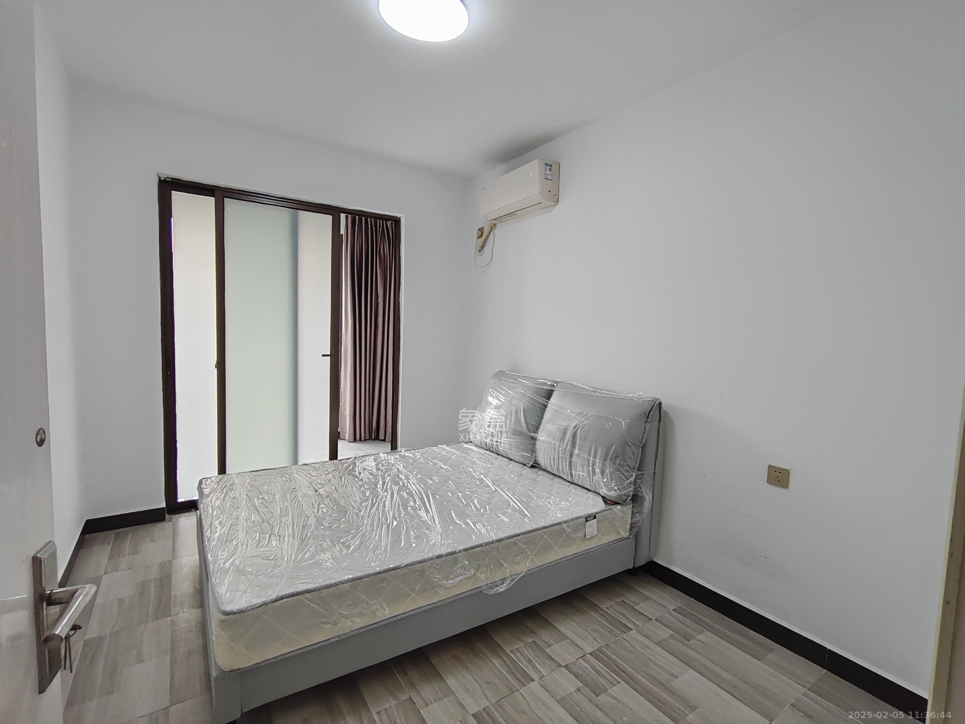 华润凤凰城三期 4室2厅2卫 3400.0元/月 华润凤凰城三期 4室2厅2卫 3400.0元/月室内图