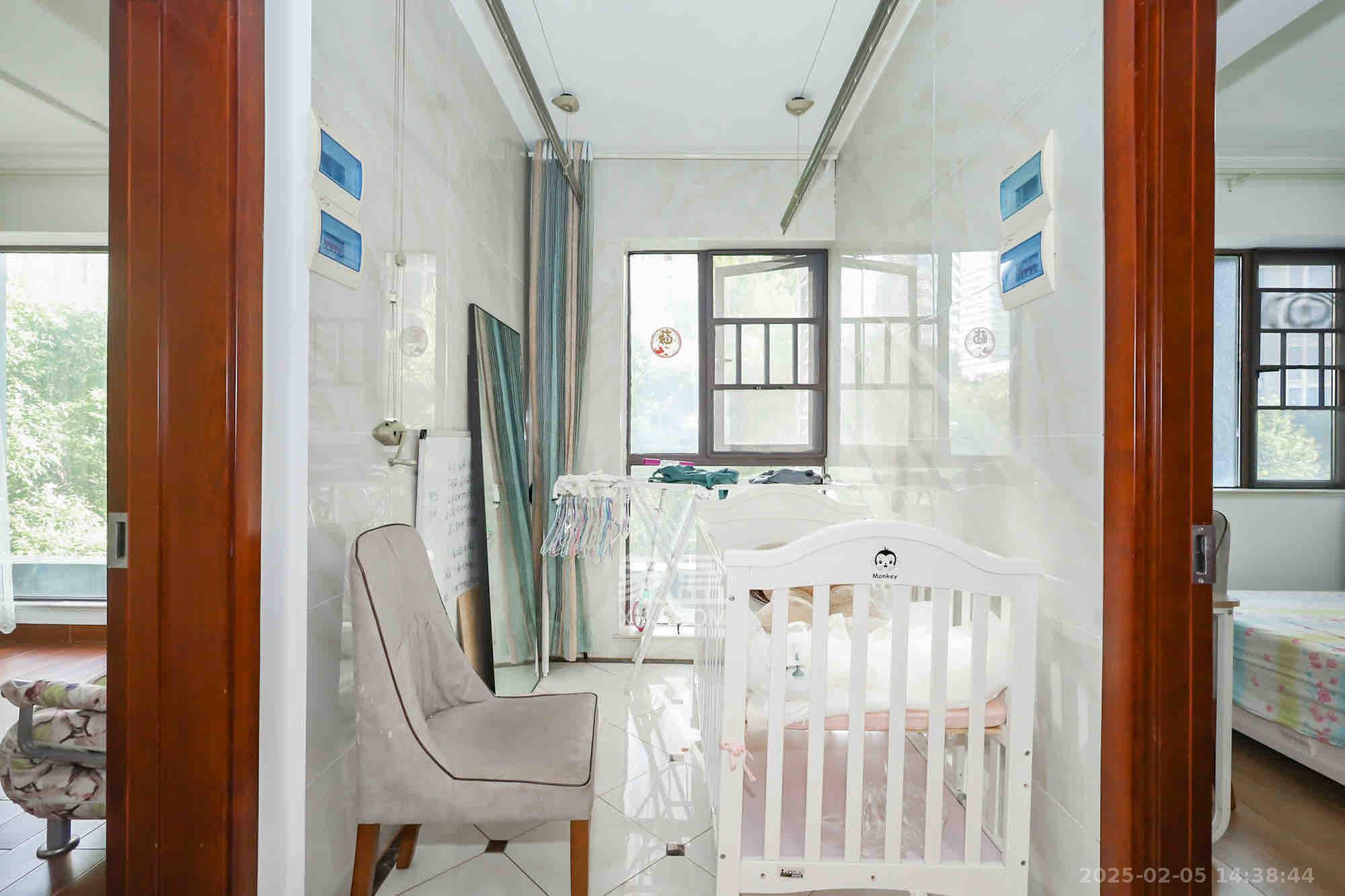 世茂铂翠湾二期  5室2厅3卫    4500.0元/月 世茂铂翠湾二期  5室2厅3卫    4500.0元/月室内图