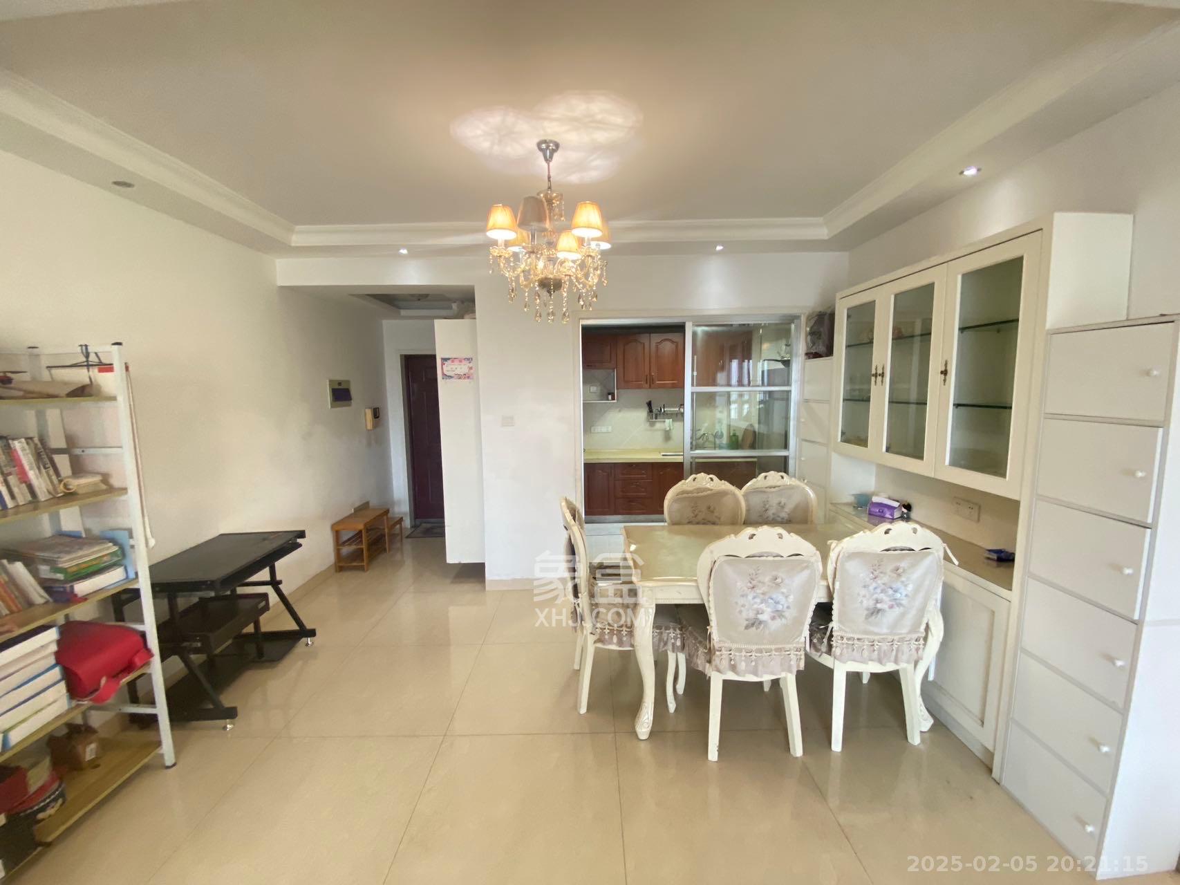 钱隆樽品(一、二、三期) 3室2厅2卫 3000.0元/月 钱隆樽品(一、二、三期) 3室2厅2卫 3000.0元/月室内图