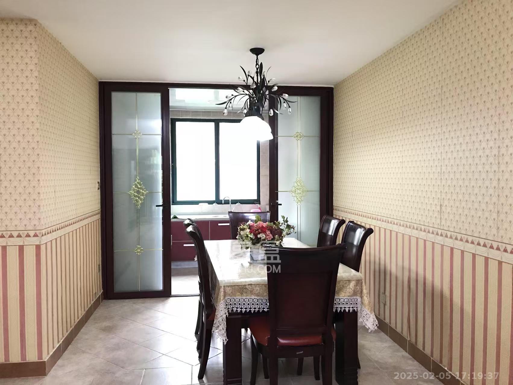 星城世家  4室2厅2卫    4200.0元/月 星城世家  4室2厅2卫    4200.0元/月室内图