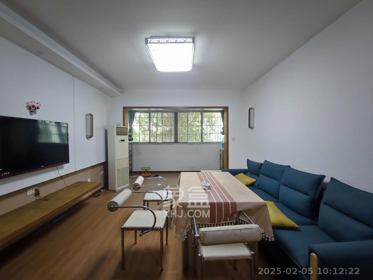 咸嘉新村嘉明苑 3室2厅2卫 2300.0元/月 咸嘉新村嘉明苑 3室2厅2卫 2300.0元/月室内图