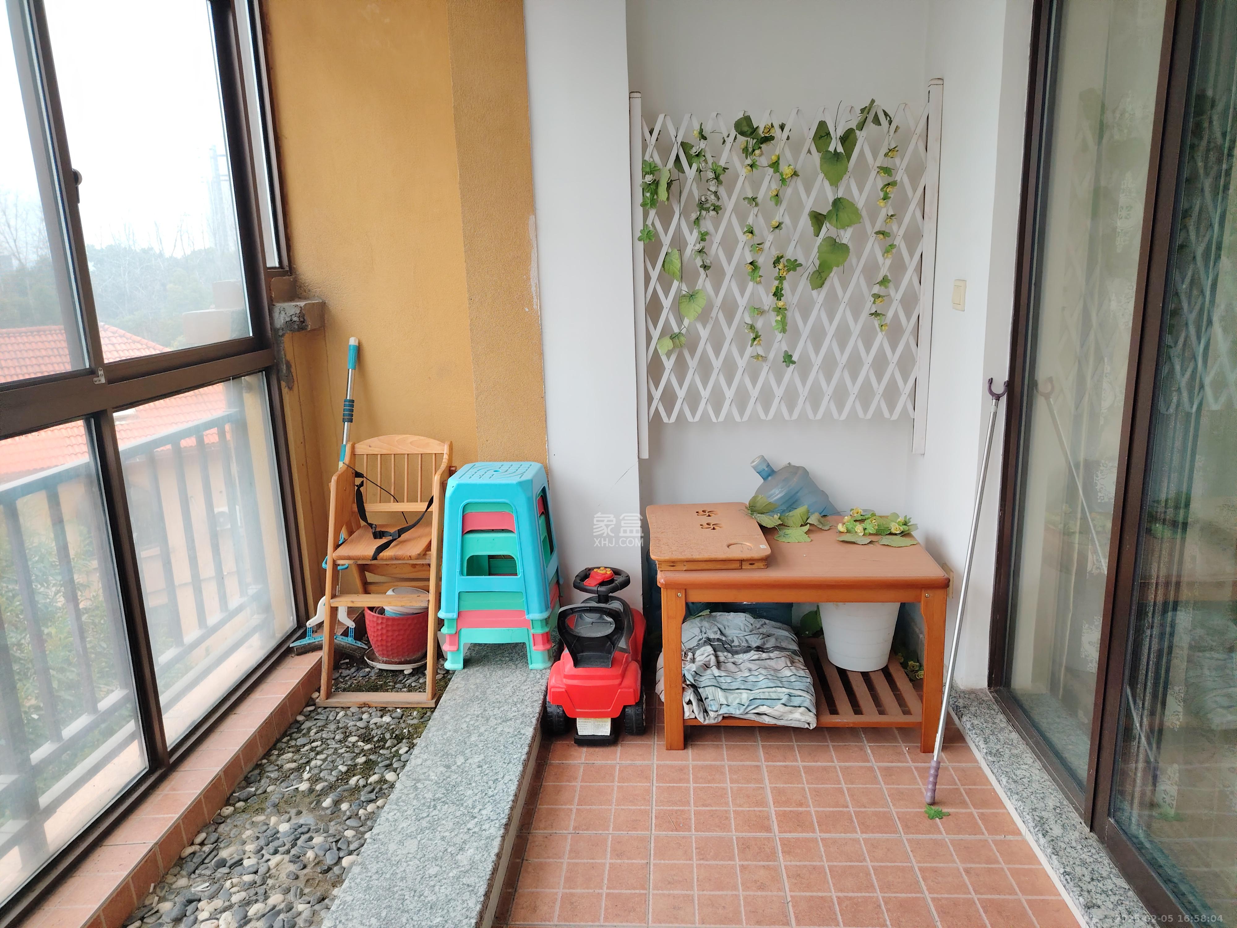 幸福考拉 1室2厅1卫 2400.0元/月 幸福考拉 1室2厅1卫 2400.0元/月室内图