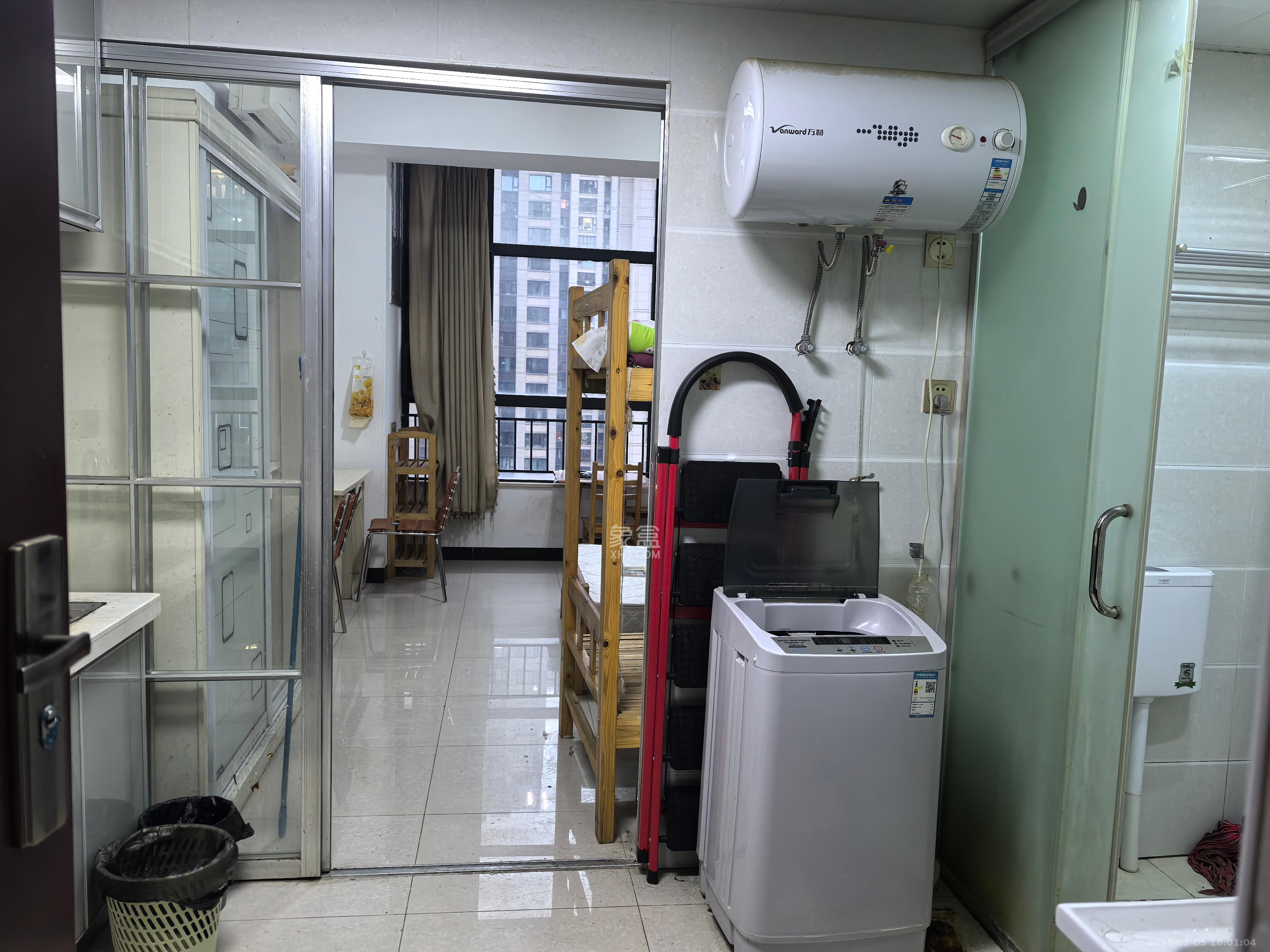 金茂梅溪湖 1室1厅1卫 1200.0元/月 金茂梅溪湖 1室1厅1卫 1200.0元/月室内图