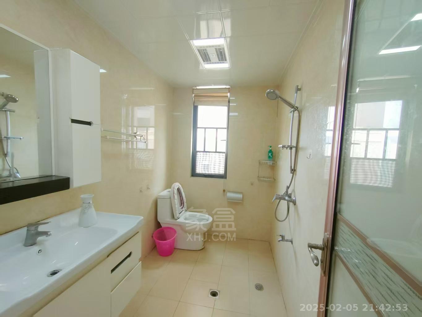 湘银星城 3室2厅2卫 2100.0元/月 湘银星城 3室2厅2卫 2100.0元/月室内图