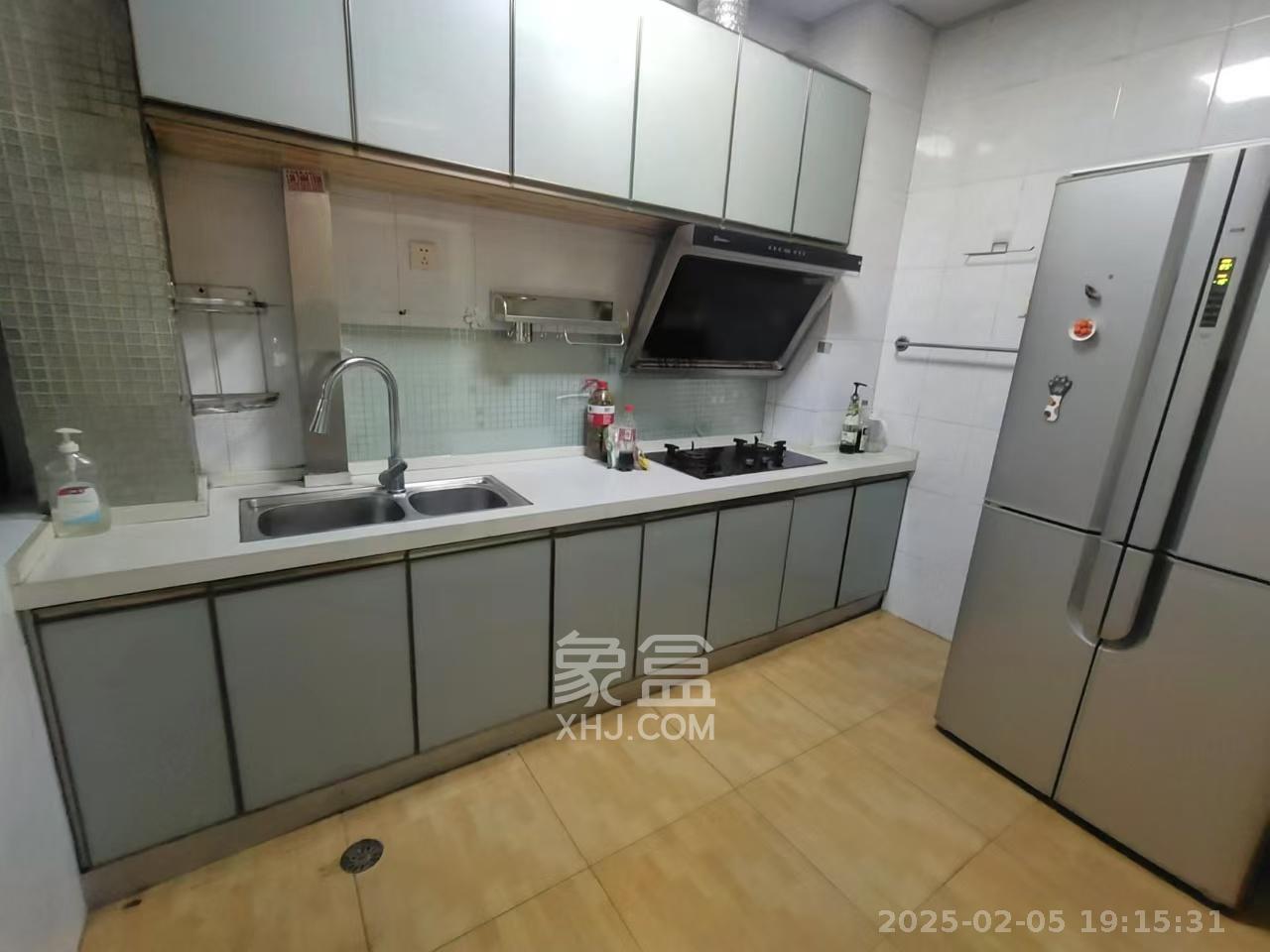 金色华庭 3室2厅1卫 3500.0元/月 金色华庭 3室2厅1卫 3500.0元/月室内图