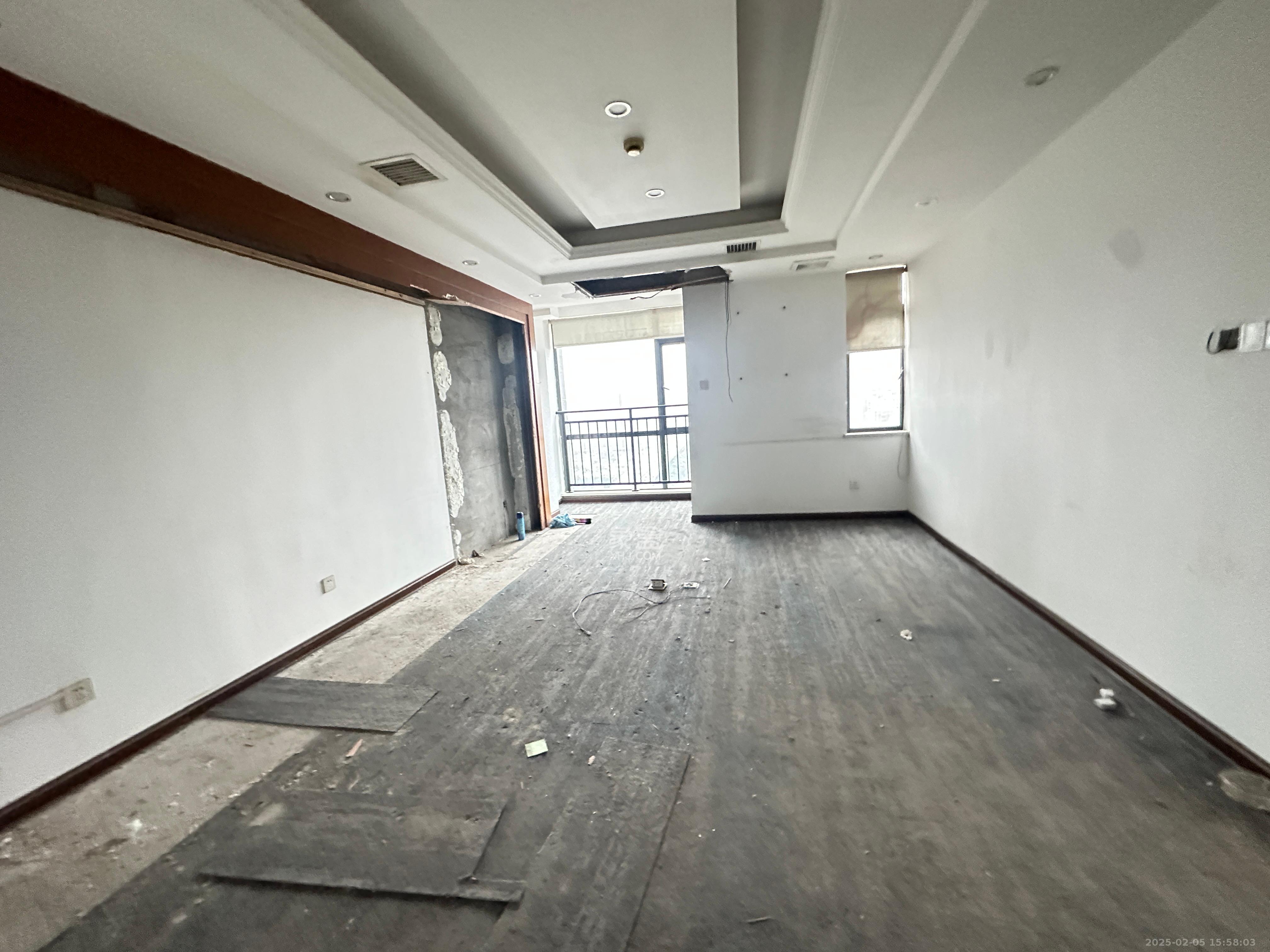 长房中庭国际(东郡华蓉广场) 3室2厅1卫 7000.0元/月 长房中庭国际(东郡华蓉广场) 3室2厅1卫 7000.0元/月室内图