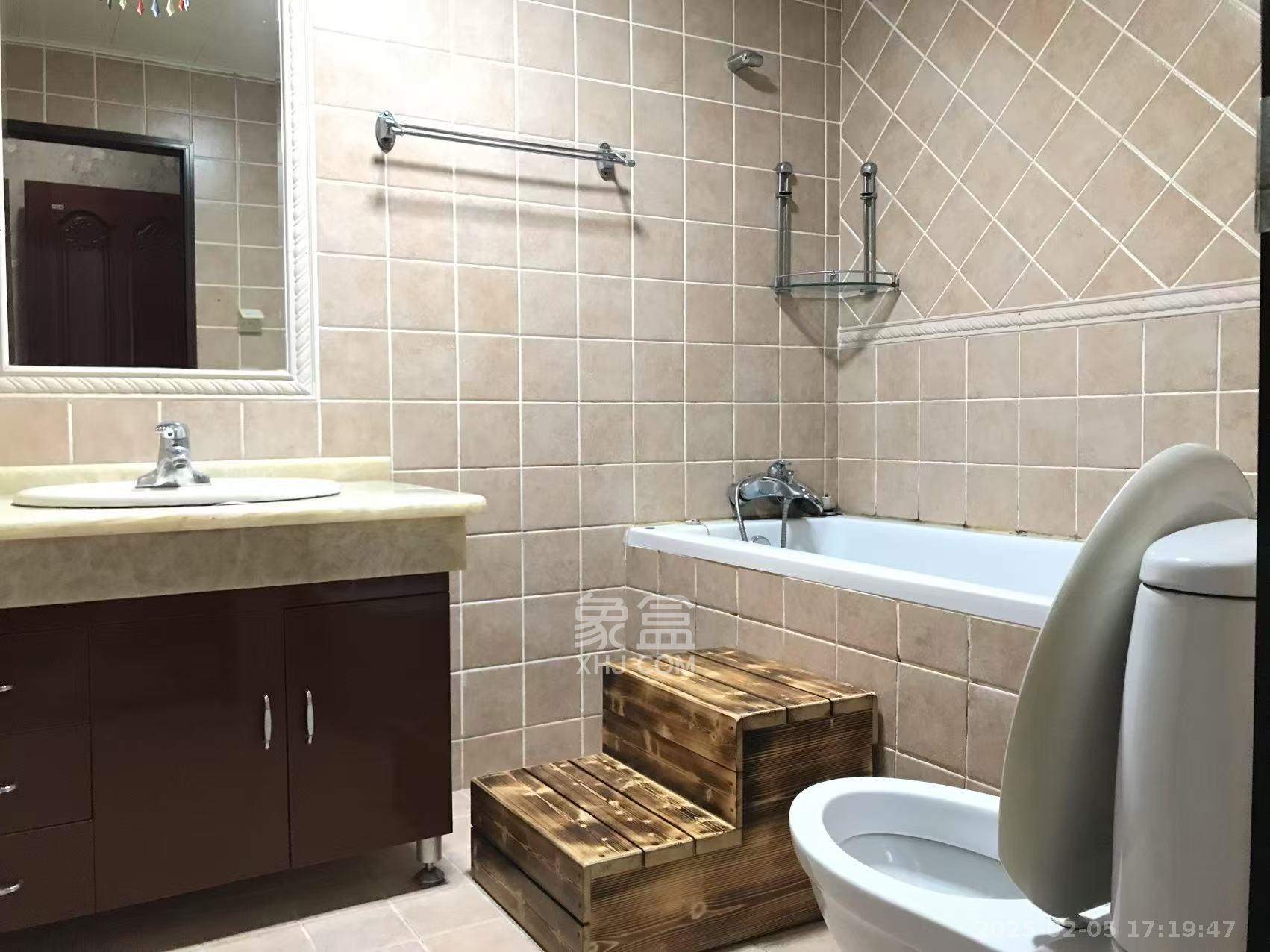 星城世家  4室2厅2卫    4200.0元/月 星城世家  4室2厅2卫    4200.0元/月室内图