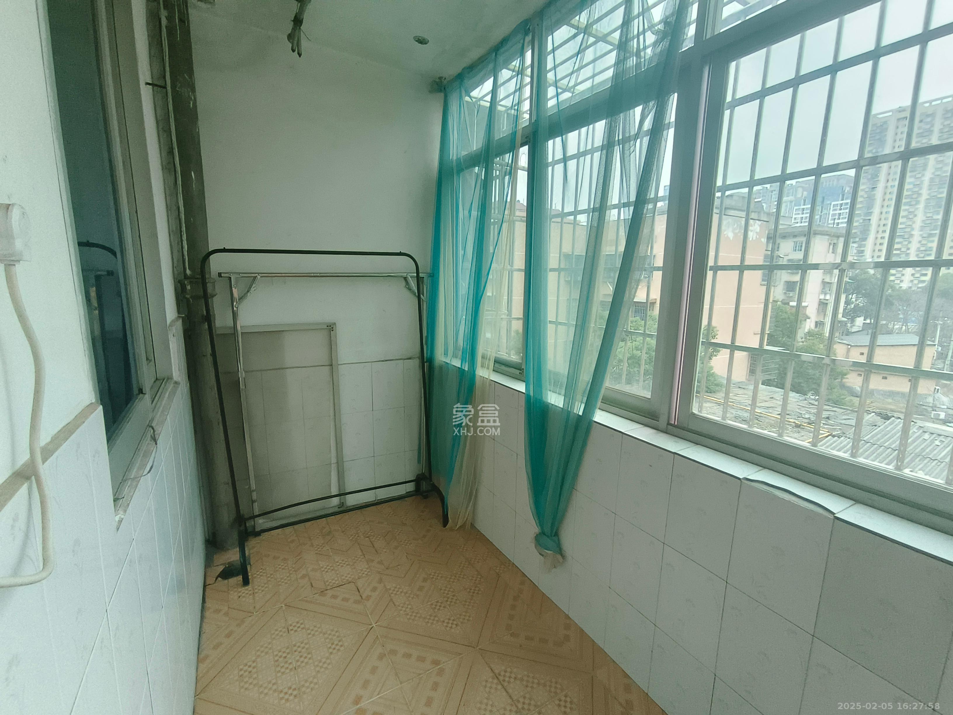 开发公司宿舍 3室1厅1卫 1600.0元/月 开发公司宿舍 3室1厅1卫 1600.0元/月室内图