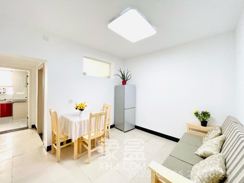 红旗区二片 2室1厅1卫 2300.0元/月 红旗区二片 2室1厅1卫 2300.0元/月室内图