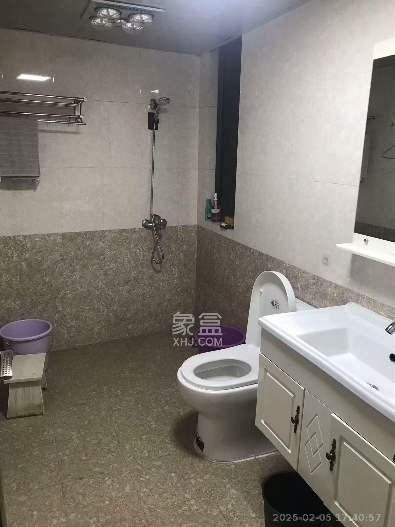 优山美地  4室2厅2卫   2700.00元/月室内图