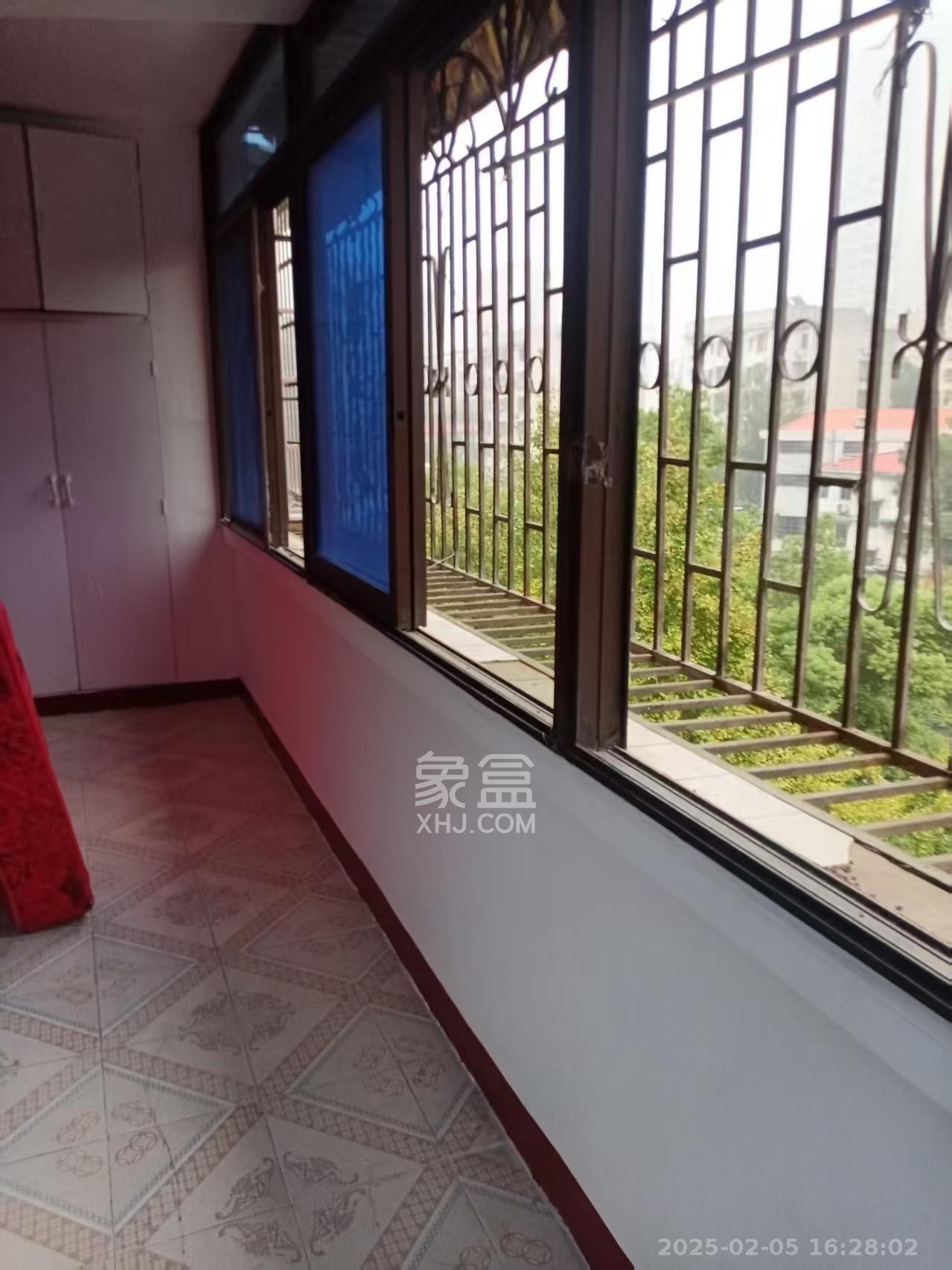 蚌塘小区 1室0厅0卫 1200.0元/月 蚌塘小区 1室0厅0卫 1200.0元/月室内图