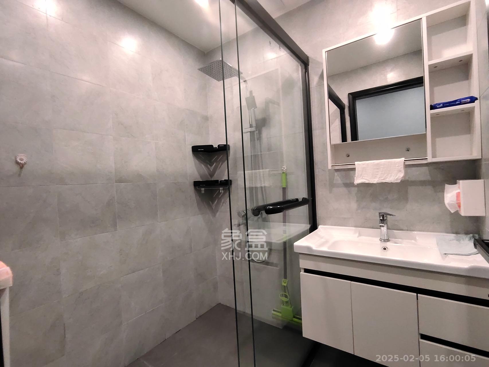 江南华府  1室1厅1卫    2600.0元/月 江南华府  1室1厅1卫    2600.0元/月室内图