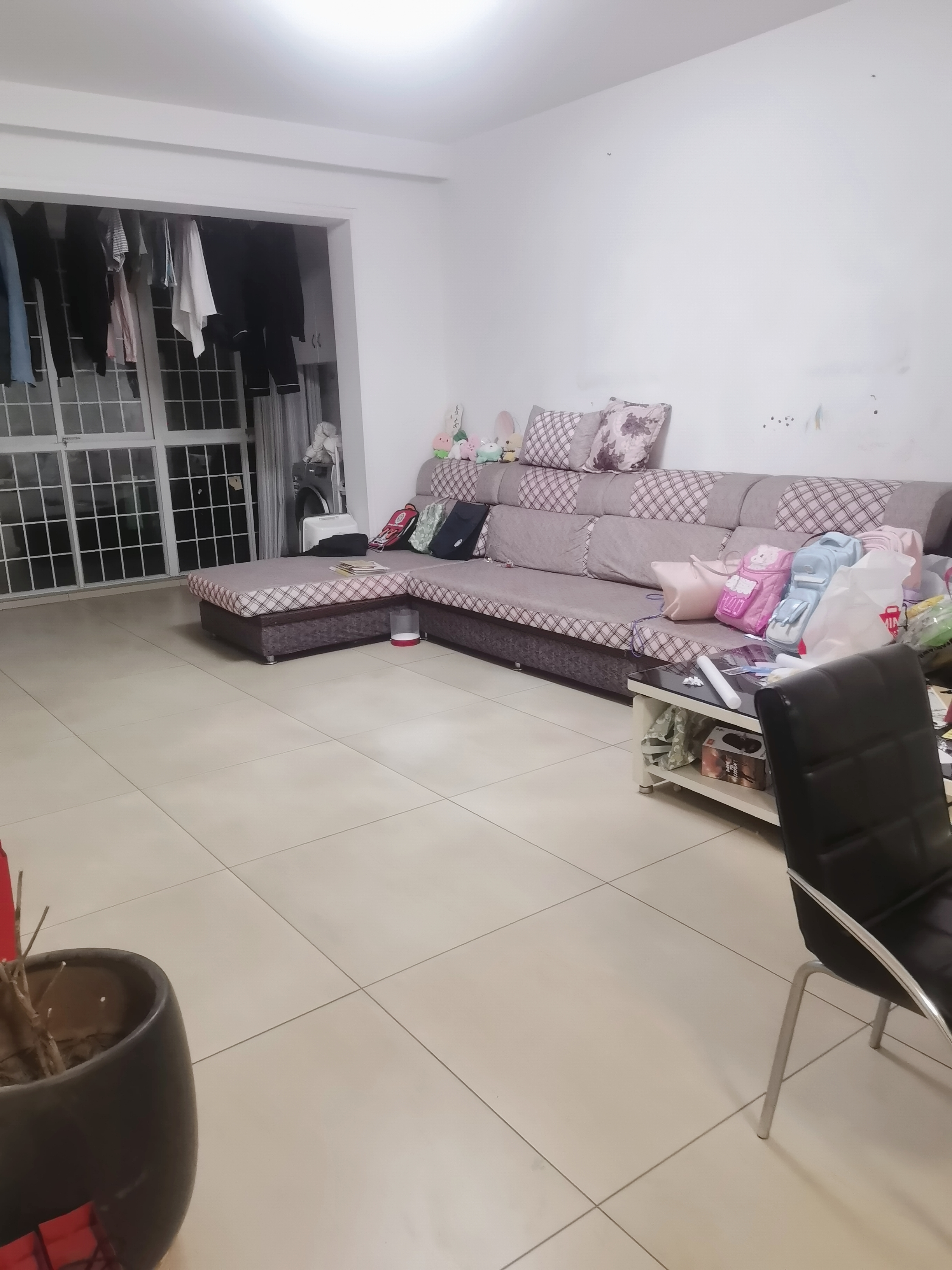 家和兴苑  3室2厅2卫    54.0万 家和兴苑  3室2厅2卫    54.0万客厅