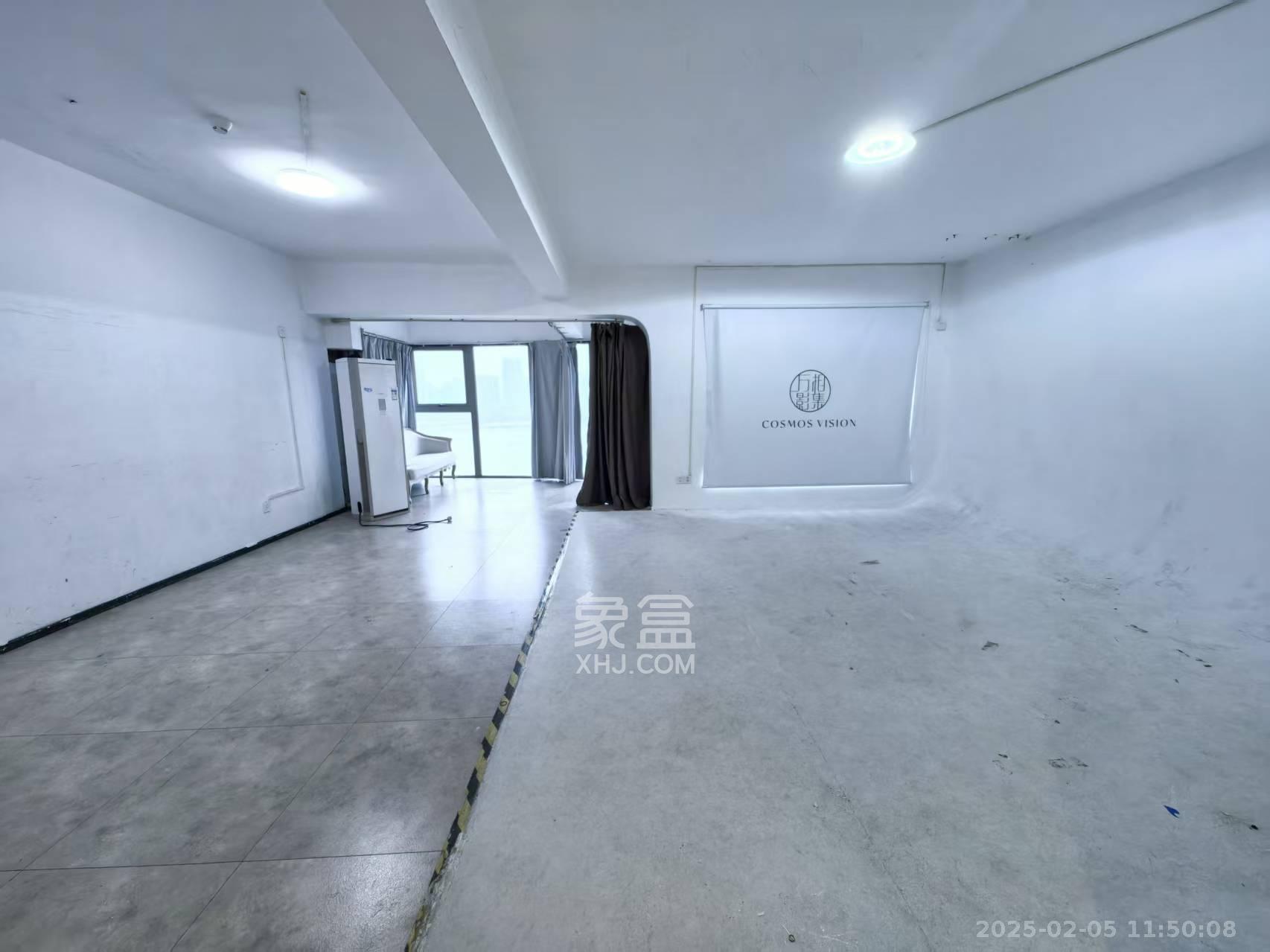 潮宗御苑 4室2厅2卫 7800.0元/月 潮宗御苑 4室2厅2卫 7800.0元/月室内图