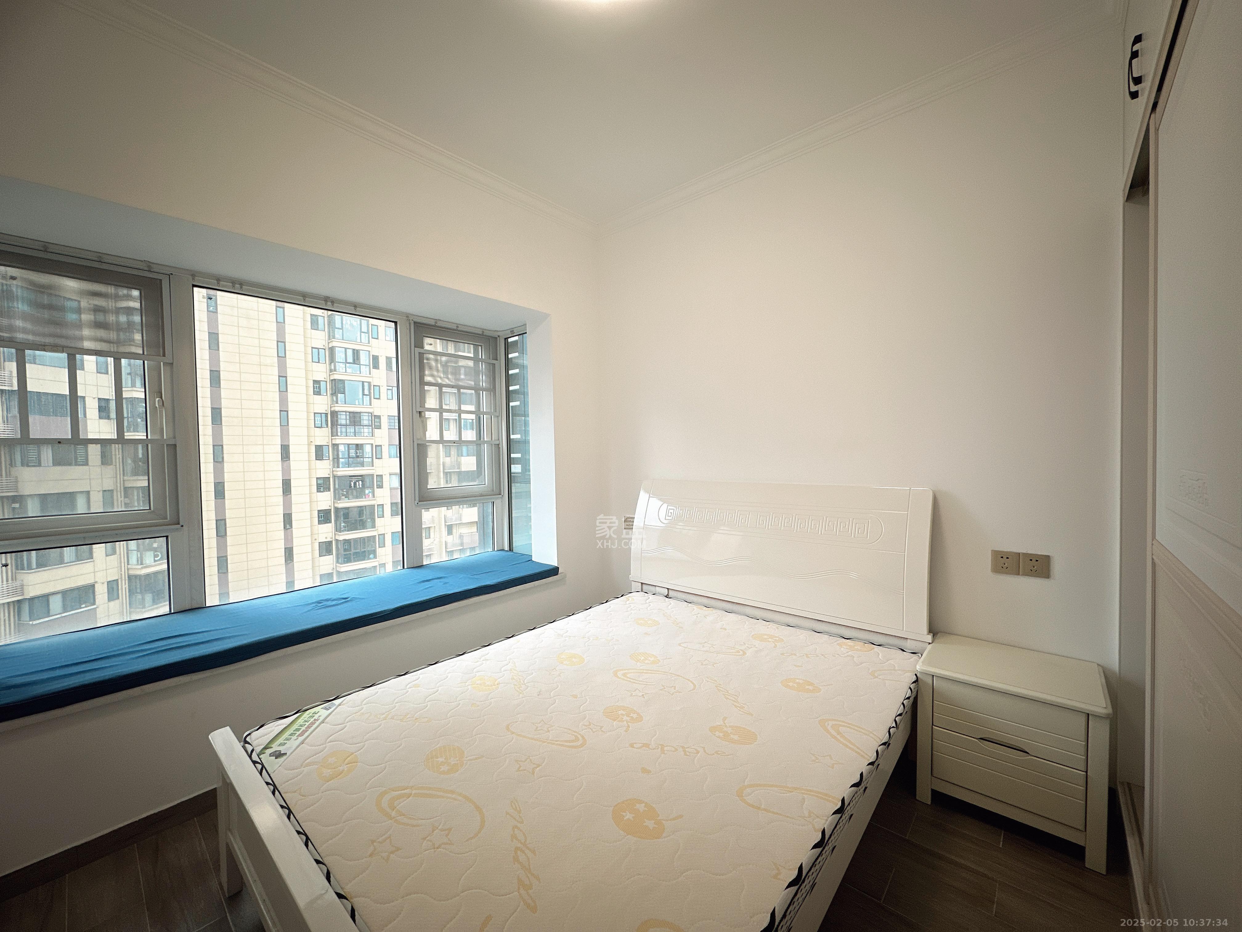 保利香槟国际  3室2厅1卫    2300.0元/月 保利香槟国际  3室2厅1卫    2300.0元/月室内图