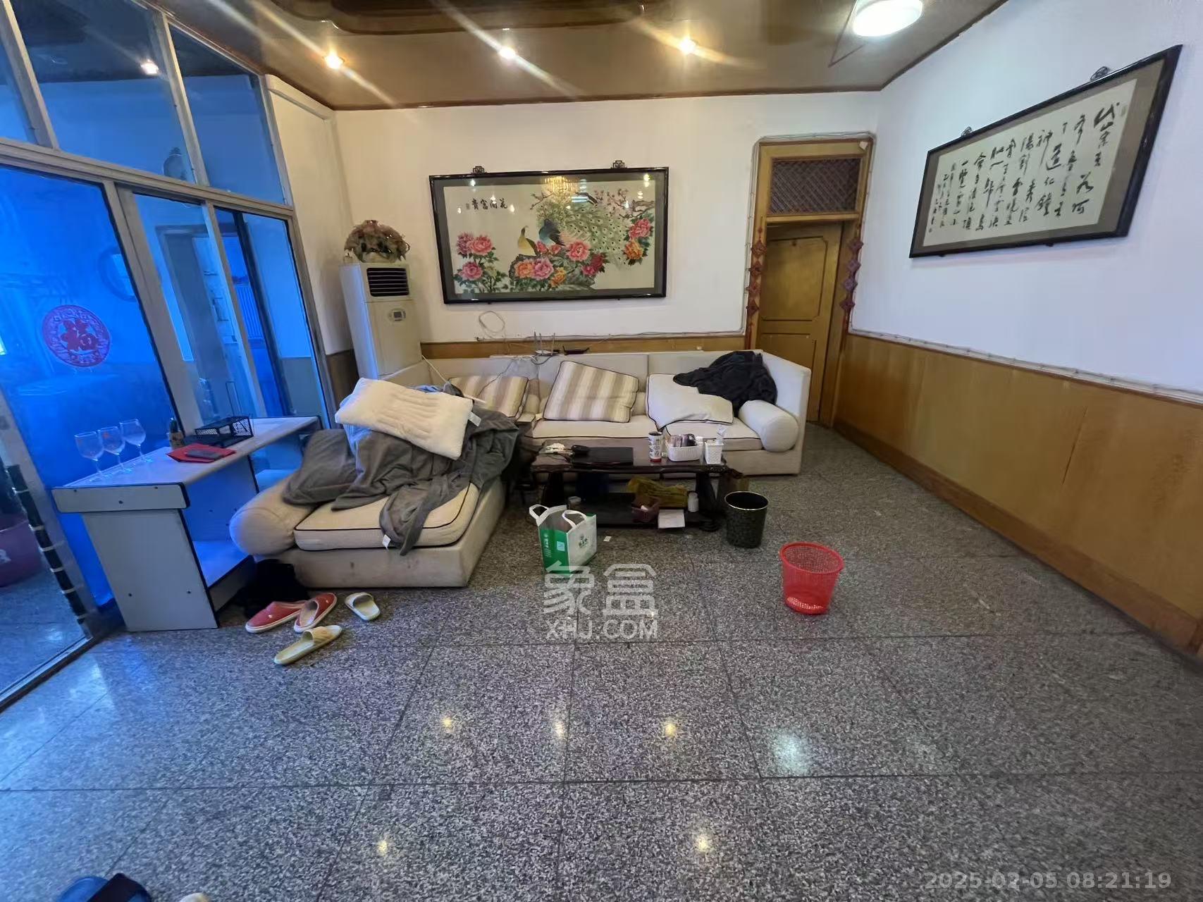 农机宿舍(省农机局大院宿舍)  4室2厅1卫    3000.0元/月 农机宿舍(省农机局大院宿舍)  4室2厅1卫    3000.0元/月室内图